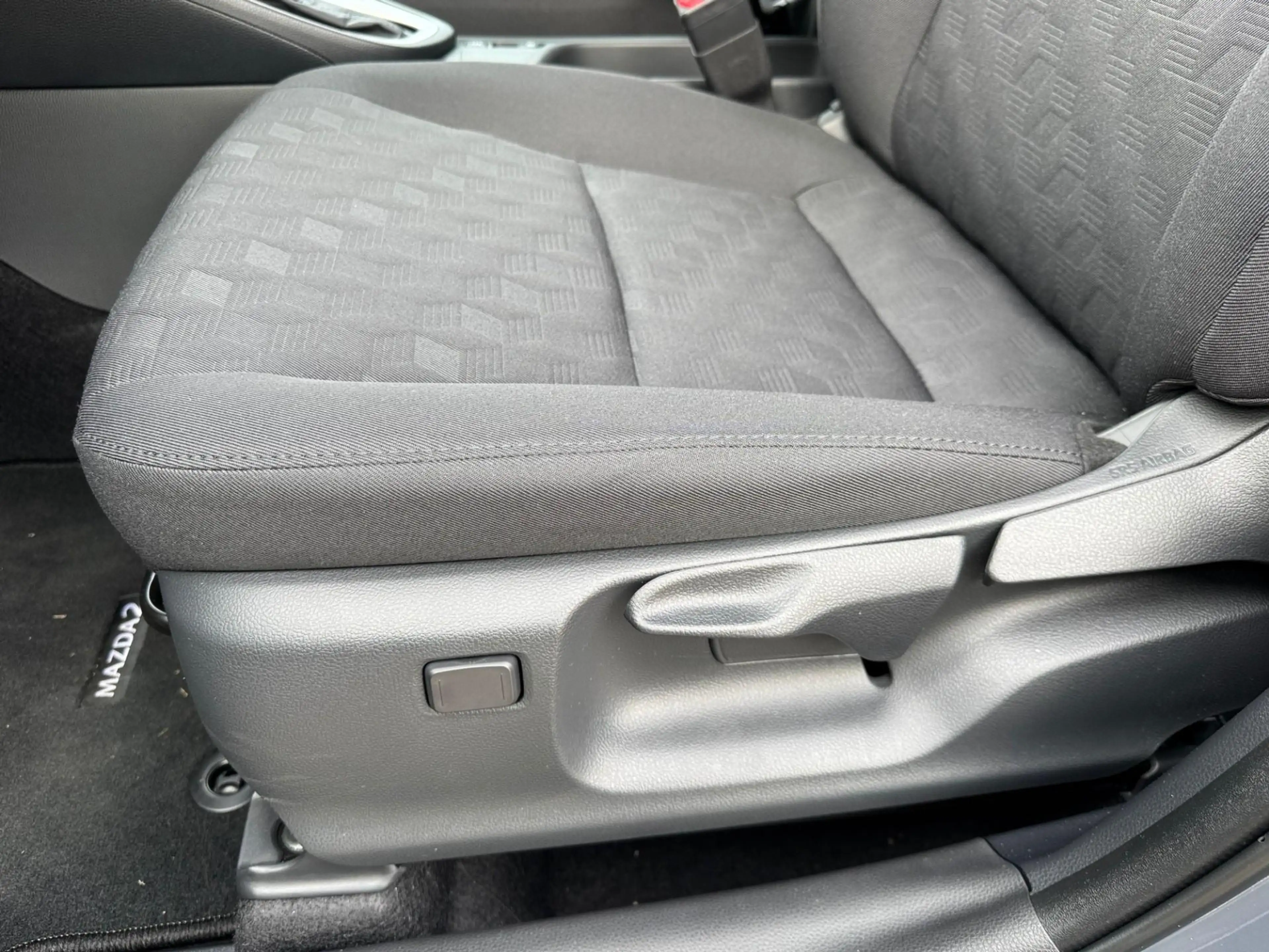Mazda 2 Hybrid 1.5 Exclusive-line — photo 13