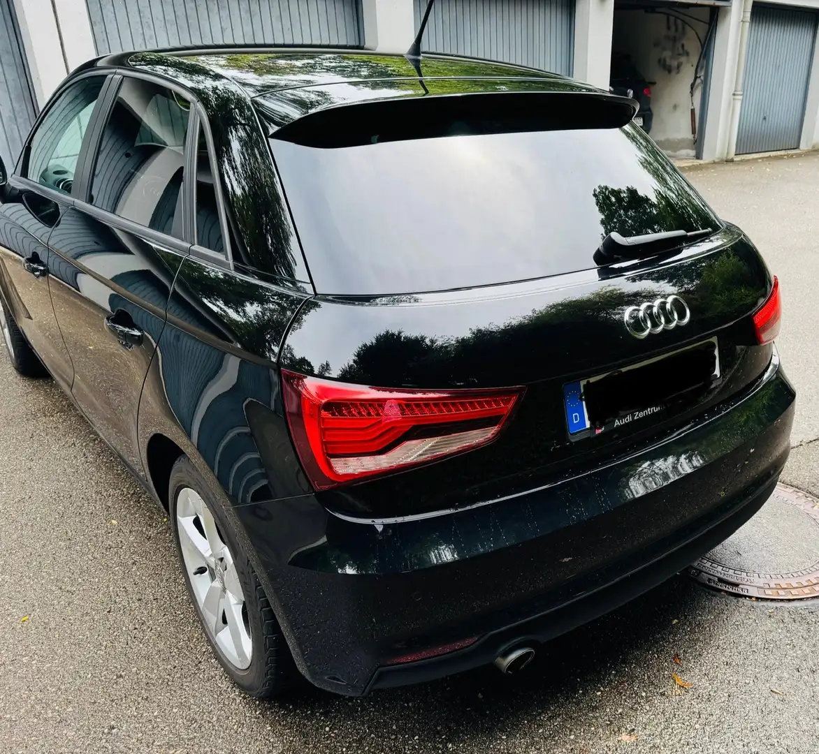 Audi A1 A1 1.0 TFSI ultra S tronic/Navi/1.Hand/8Fach Berei Schwarz - 2