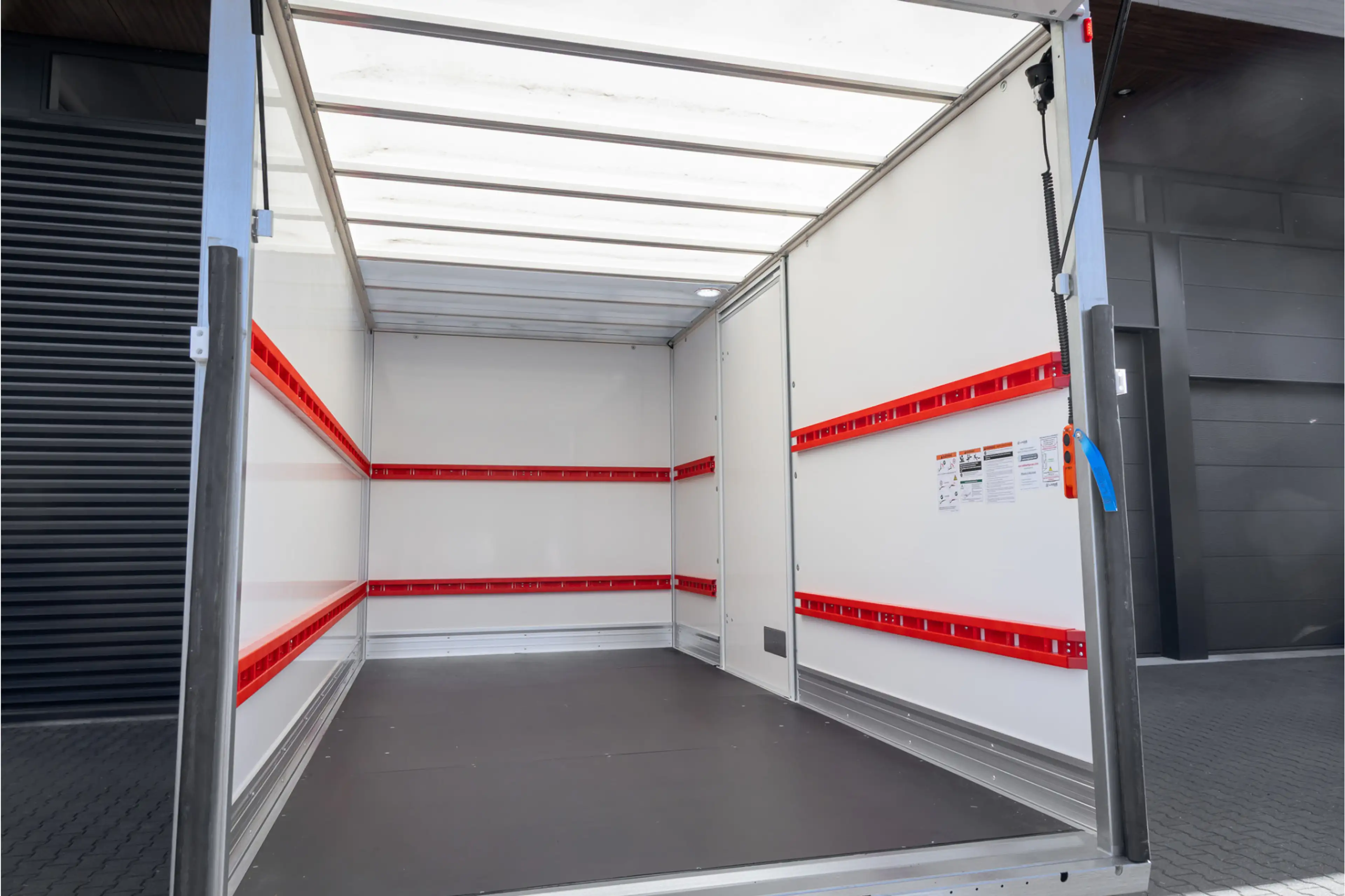 Ford E-Transit Bakwagen met laadklep d'Hollandia — photo 37