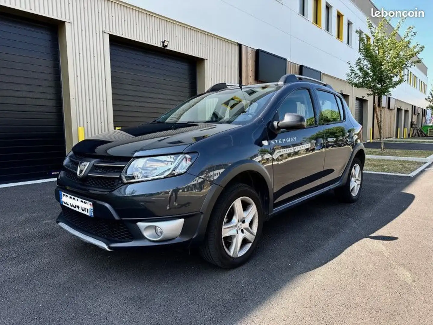 Dacia Sandero 0.9 TCE 90 STEPWAY PRESTIGE Gris - 1