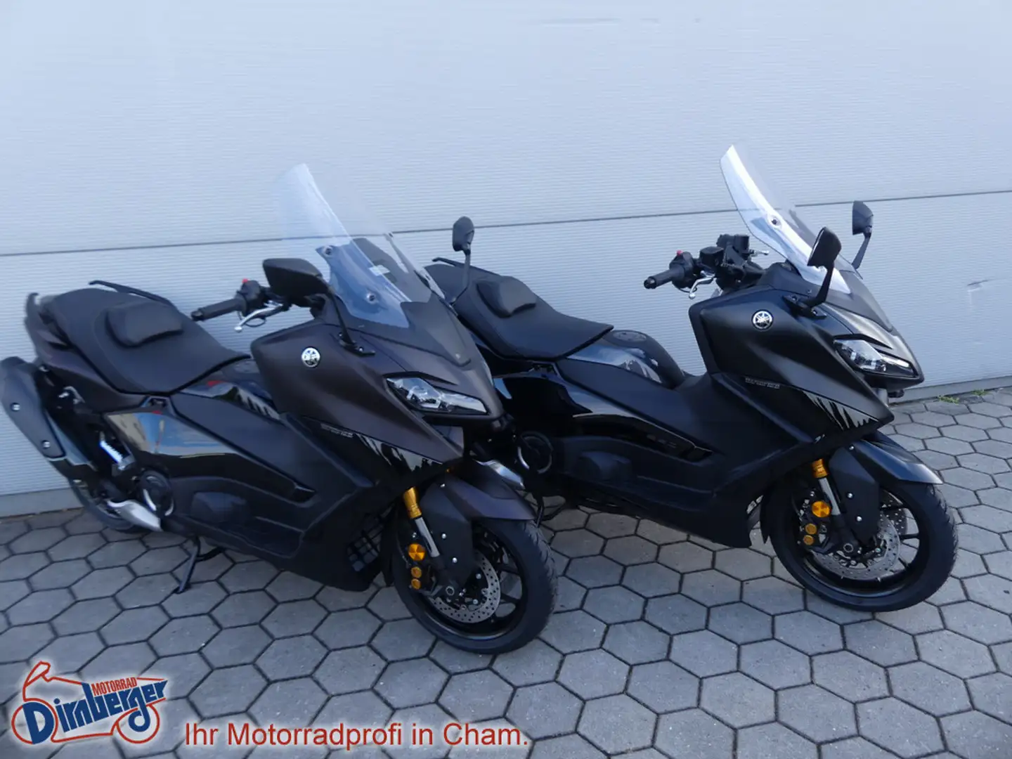 Yamaha TMAX 560 Tech MAX nur 110 Km = 1000,- gespart Schwarz - 1
