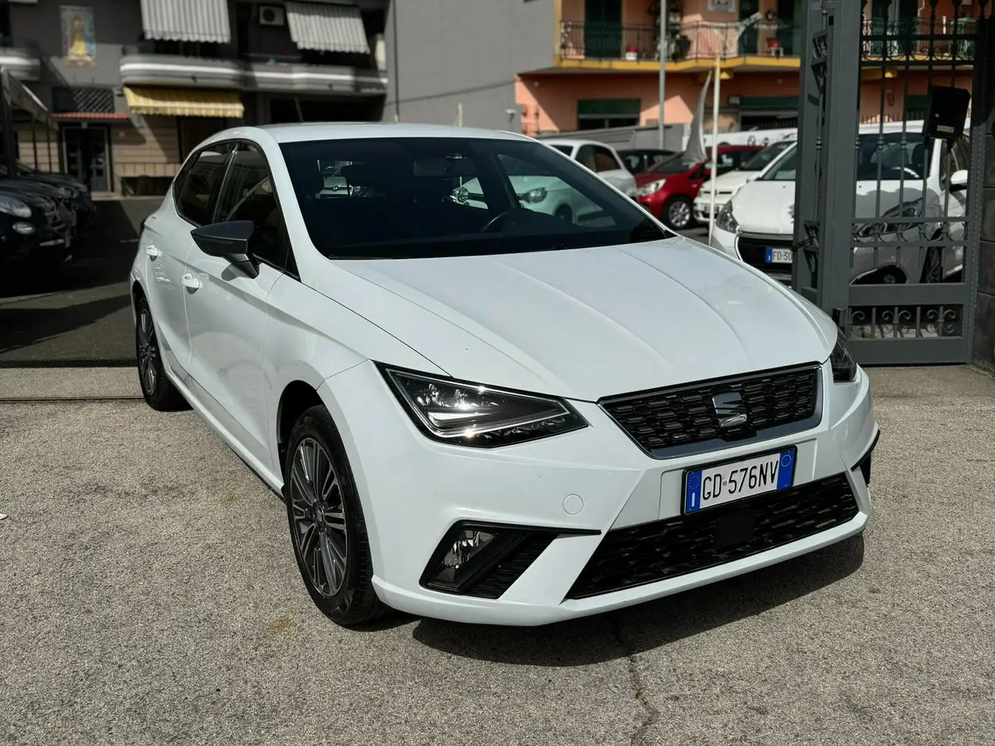 SEAT Ibiza Ibiza 1.0 tgi Business 90cv bijela - 1