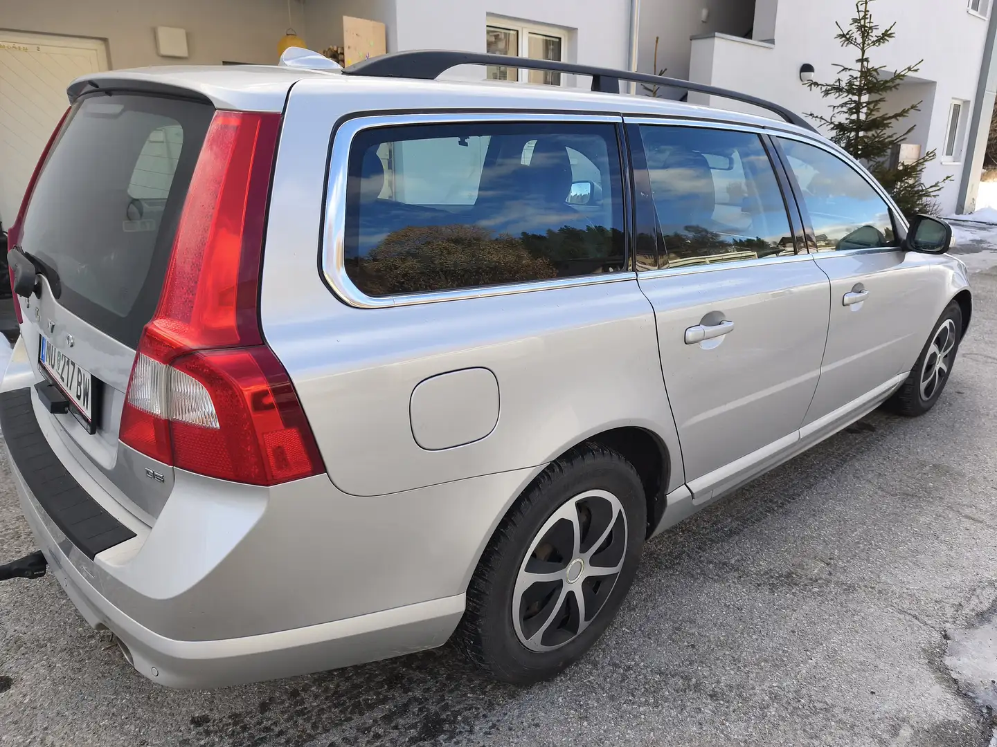 Volvo V70 V70 D5 Kinetic Geartronic Aut. Kinetic - 2