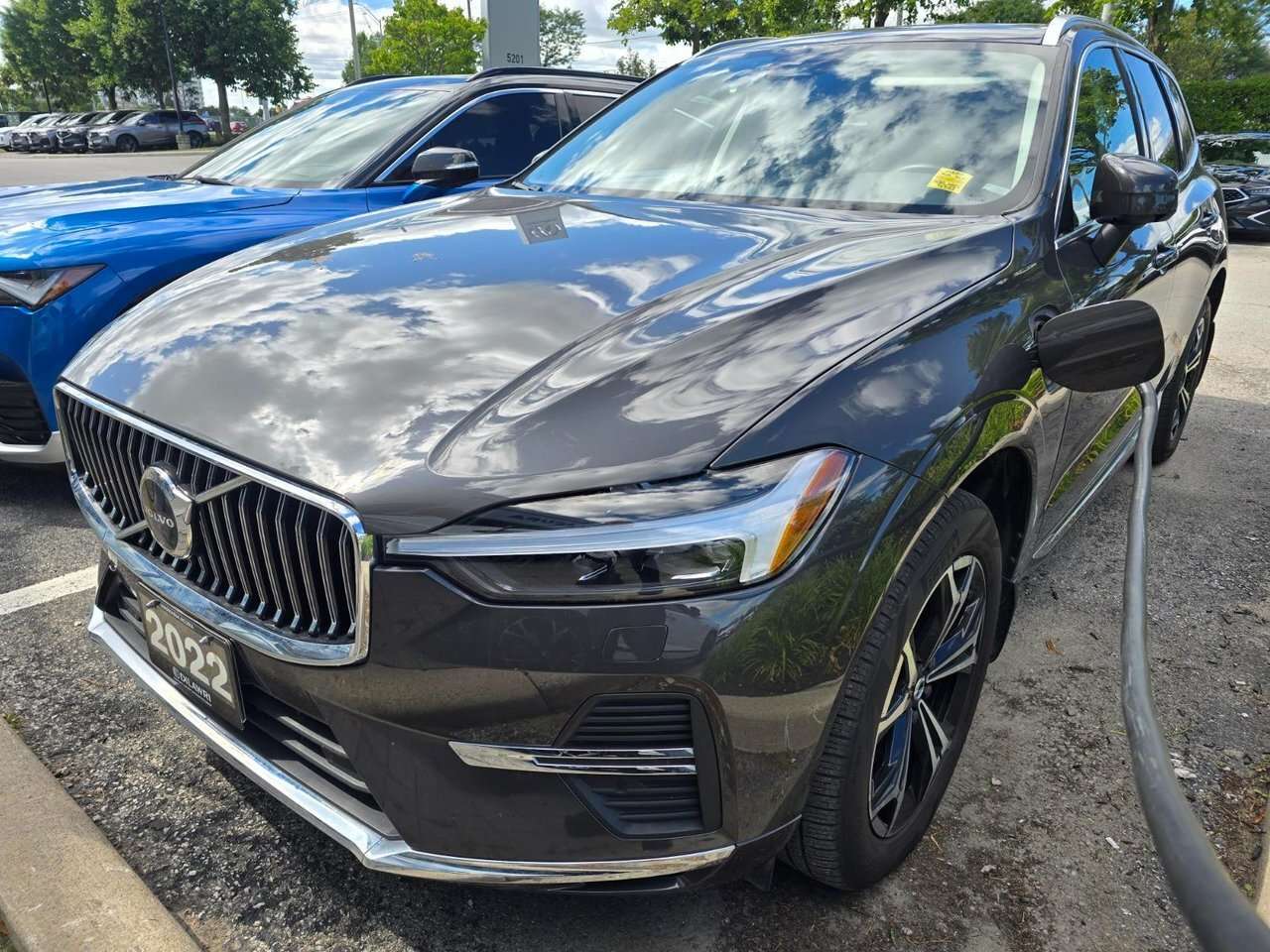 2022 Volvo XC60 T8 eAWD PHEV Inscription Expression -Ltd Avail-