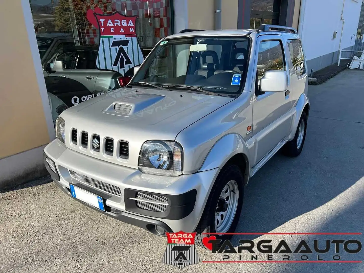 Suzuki Jimny 1.5 DDiS cat 4WD JLX Gris - 1