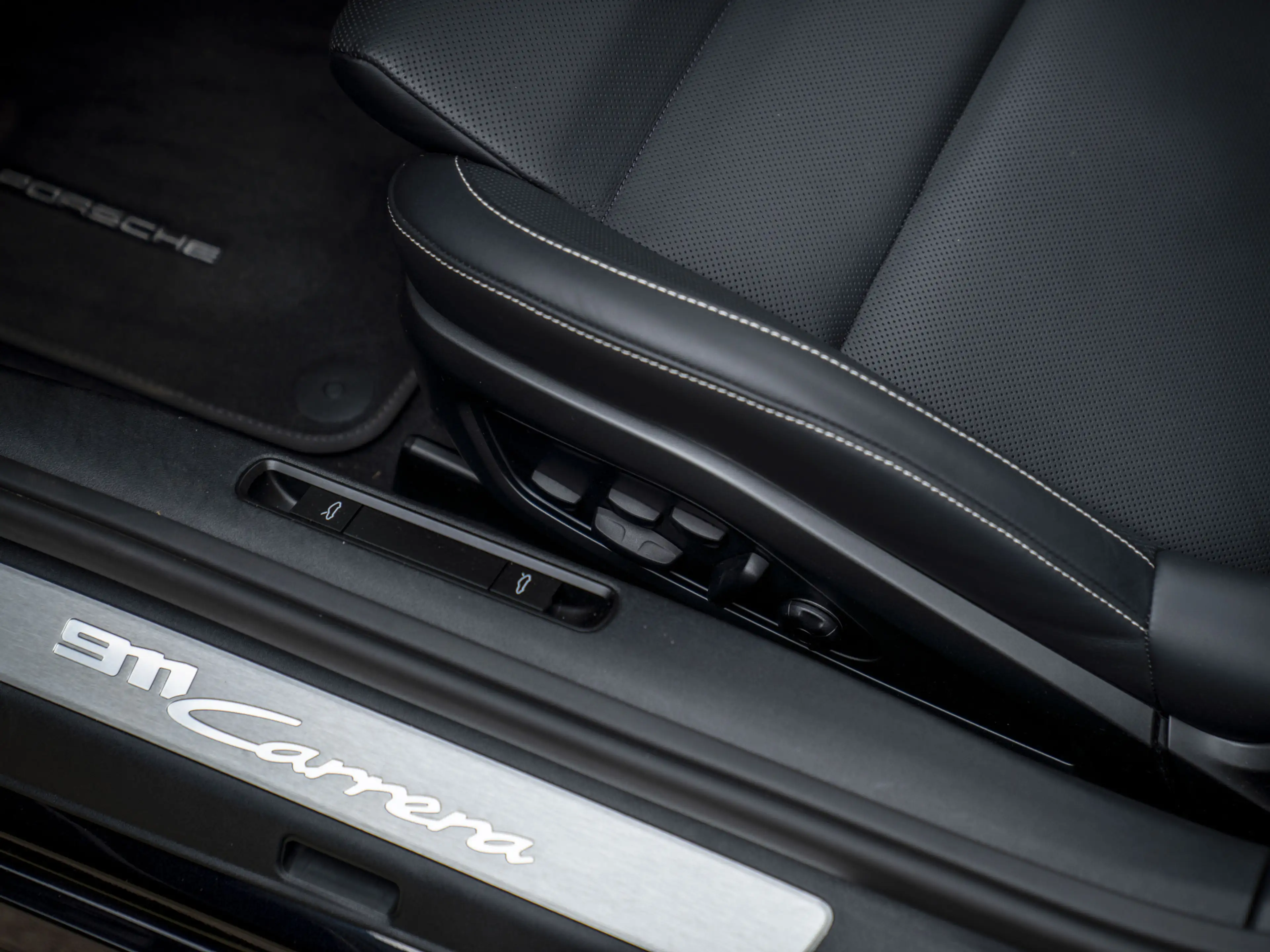 Porsche 992 992-2 Carrera SportDesign | Facelift MY25 | Stoelv — photo 46