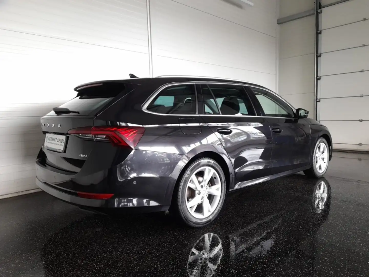 Skoda Octavia Combi STYLE 4x4 2,0 TDI DSG *MATRIX-LED / DCC / HEAD-UP / VIRTUELL / NAVI / AHV / ACC / MEMORY SPORTSITZE / E-KLAPPE* Schwarz - 2