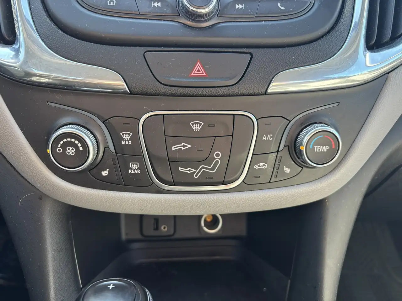 Chevrolet Equinox photo Chevrolet Equinox
