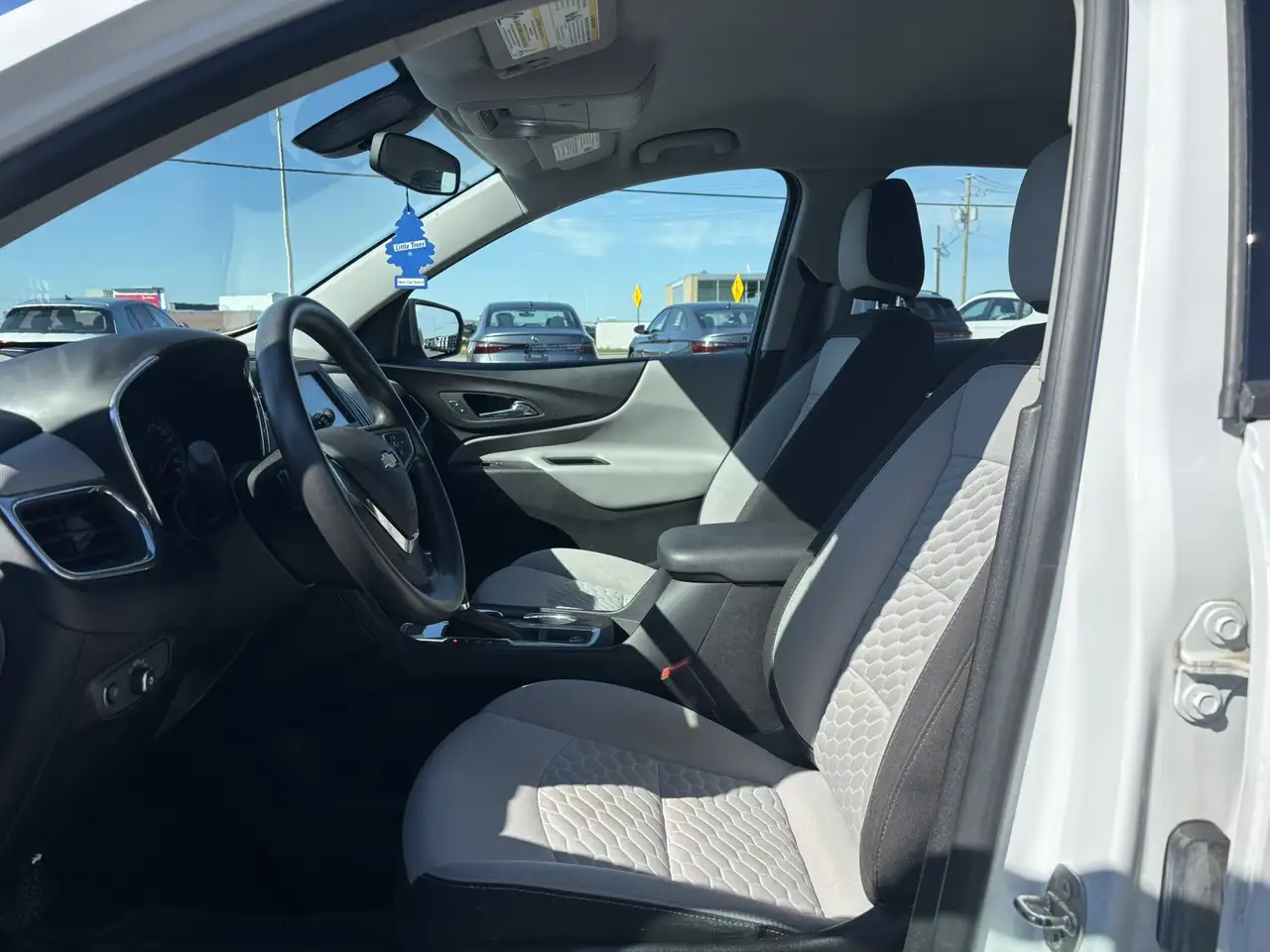 Chevrolet Equinox photo Chevrolet Equinox