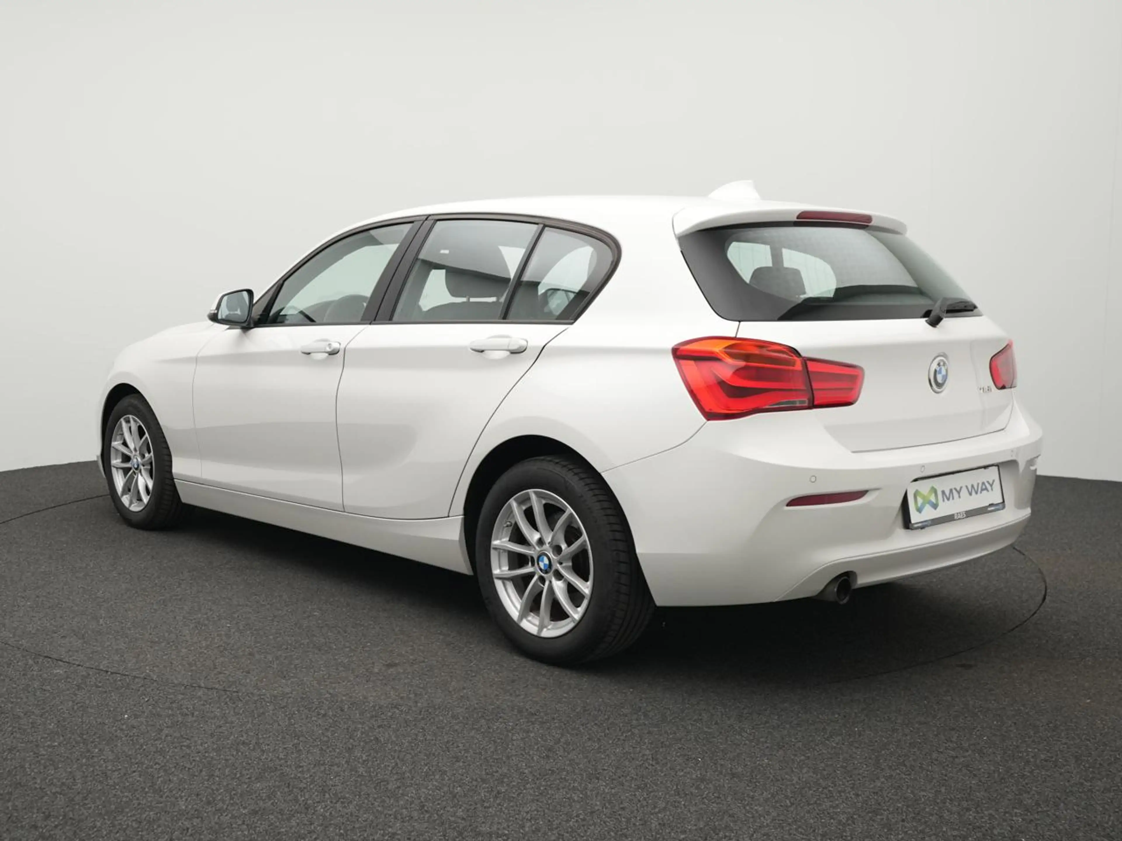 BMW 116 116i — photo 4