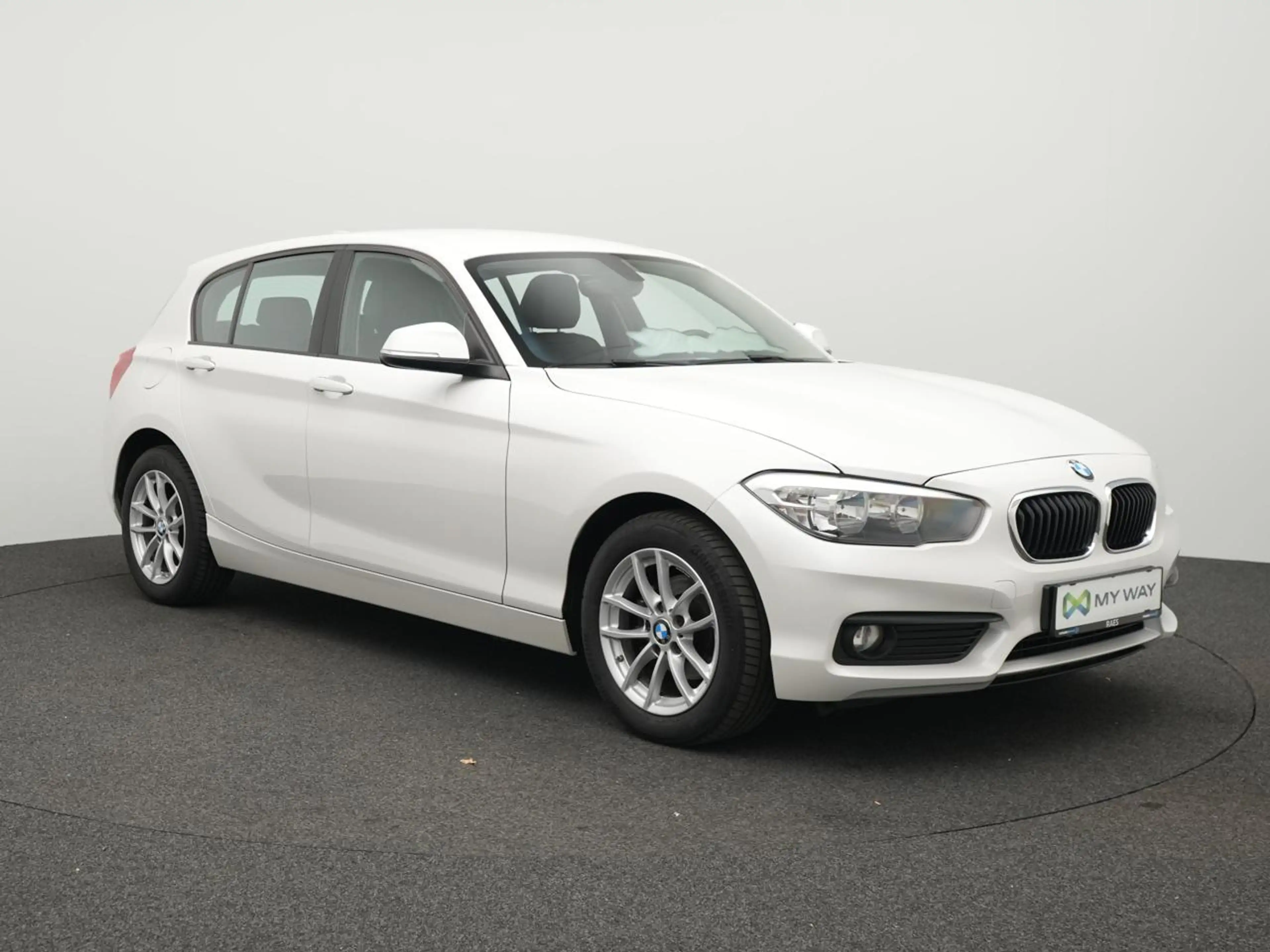 BMW 116 116i — photo 2