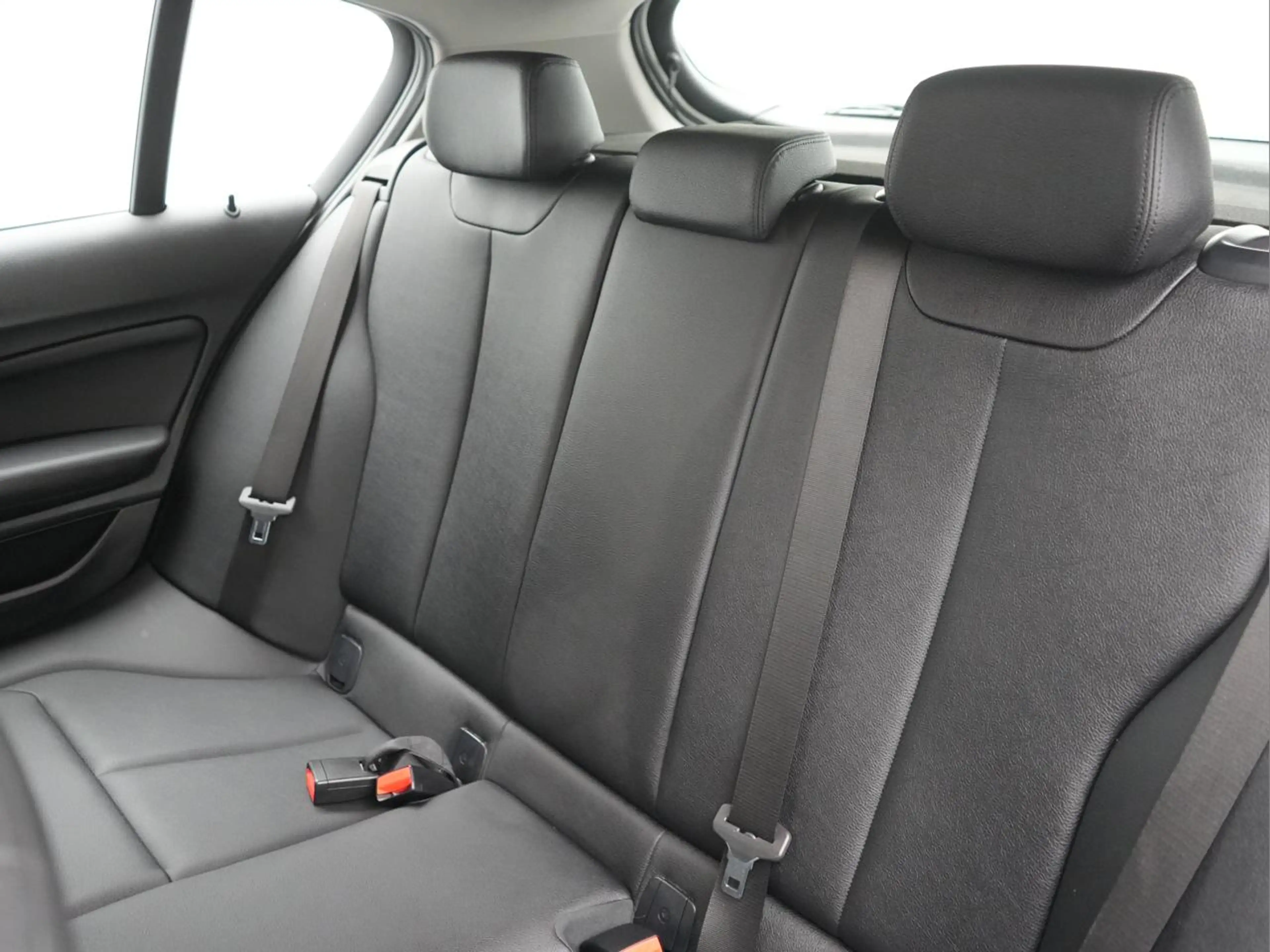 BMW 116 116i — photo 10