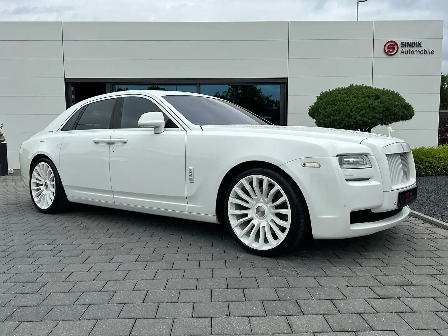 Rolls-Royce Ghost V12 -MANSORY- TV-RearSeat-ACC-Theatre Blanco - 2