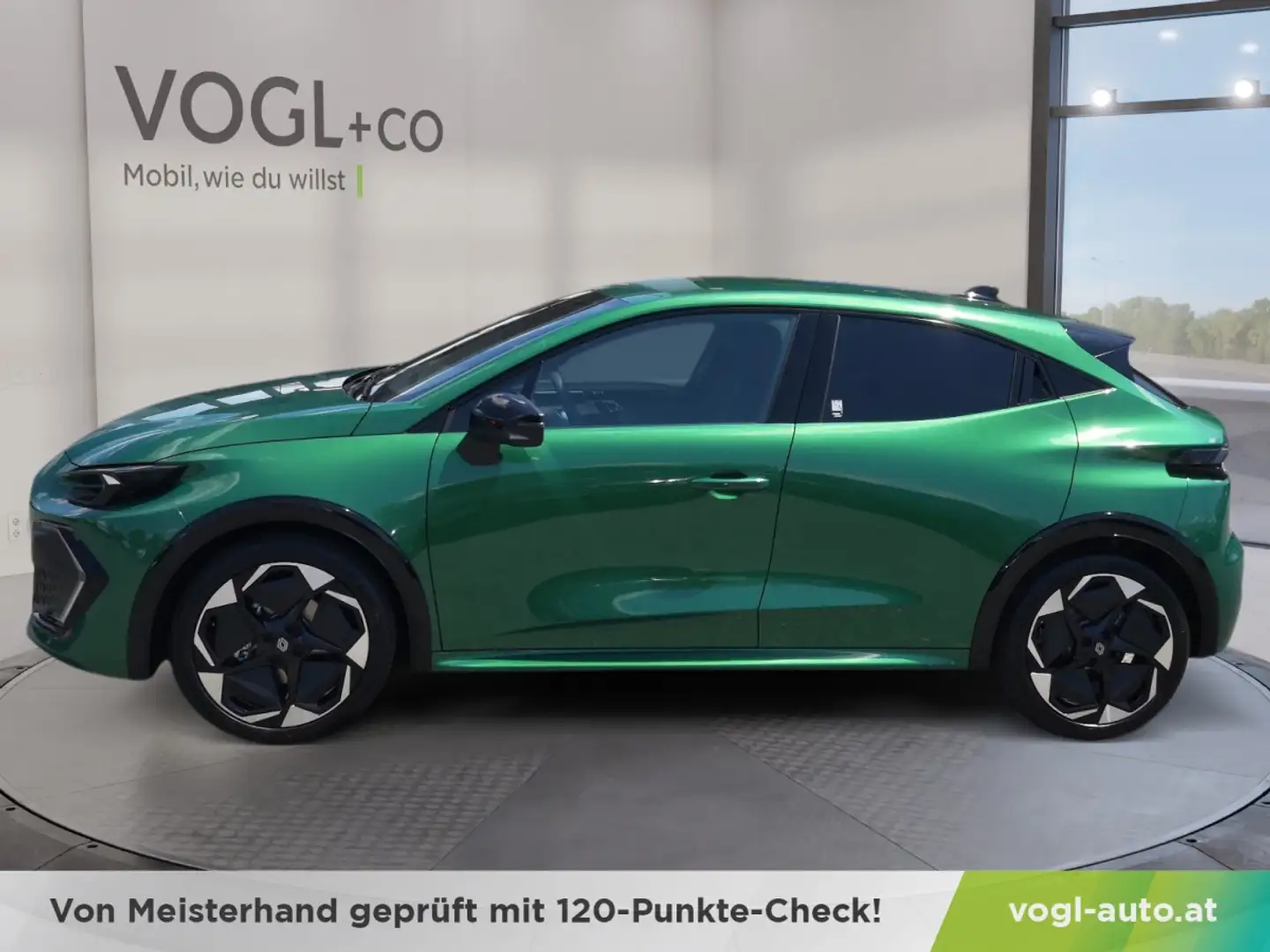 Renault Clio Techno TCe 115 Grün - 2