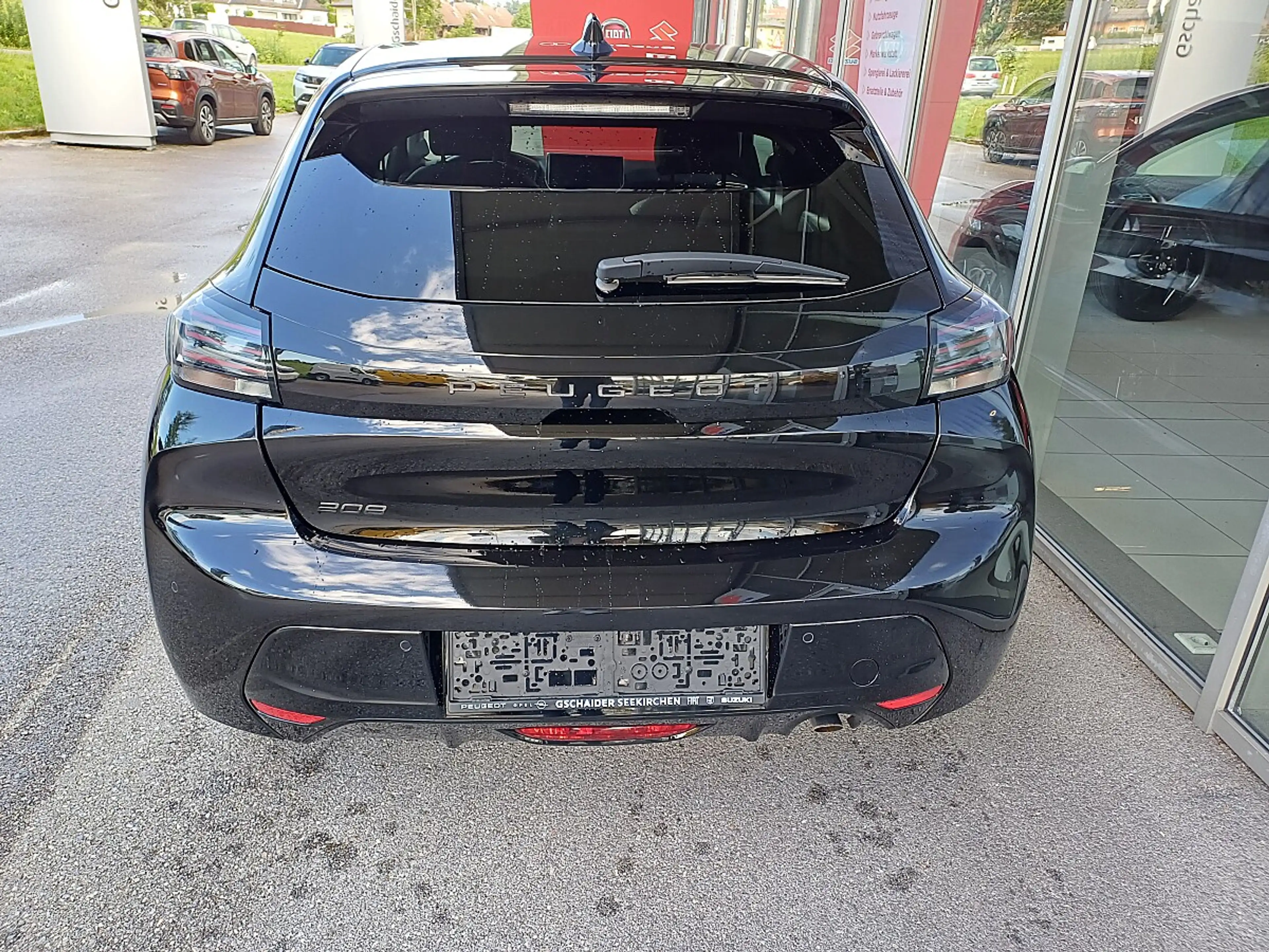 Peugeot 208 PureTech 100 S&S Allure — photo 5