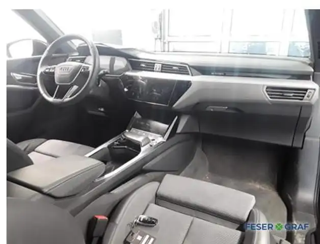 Audi Q8 E-Tron view 4