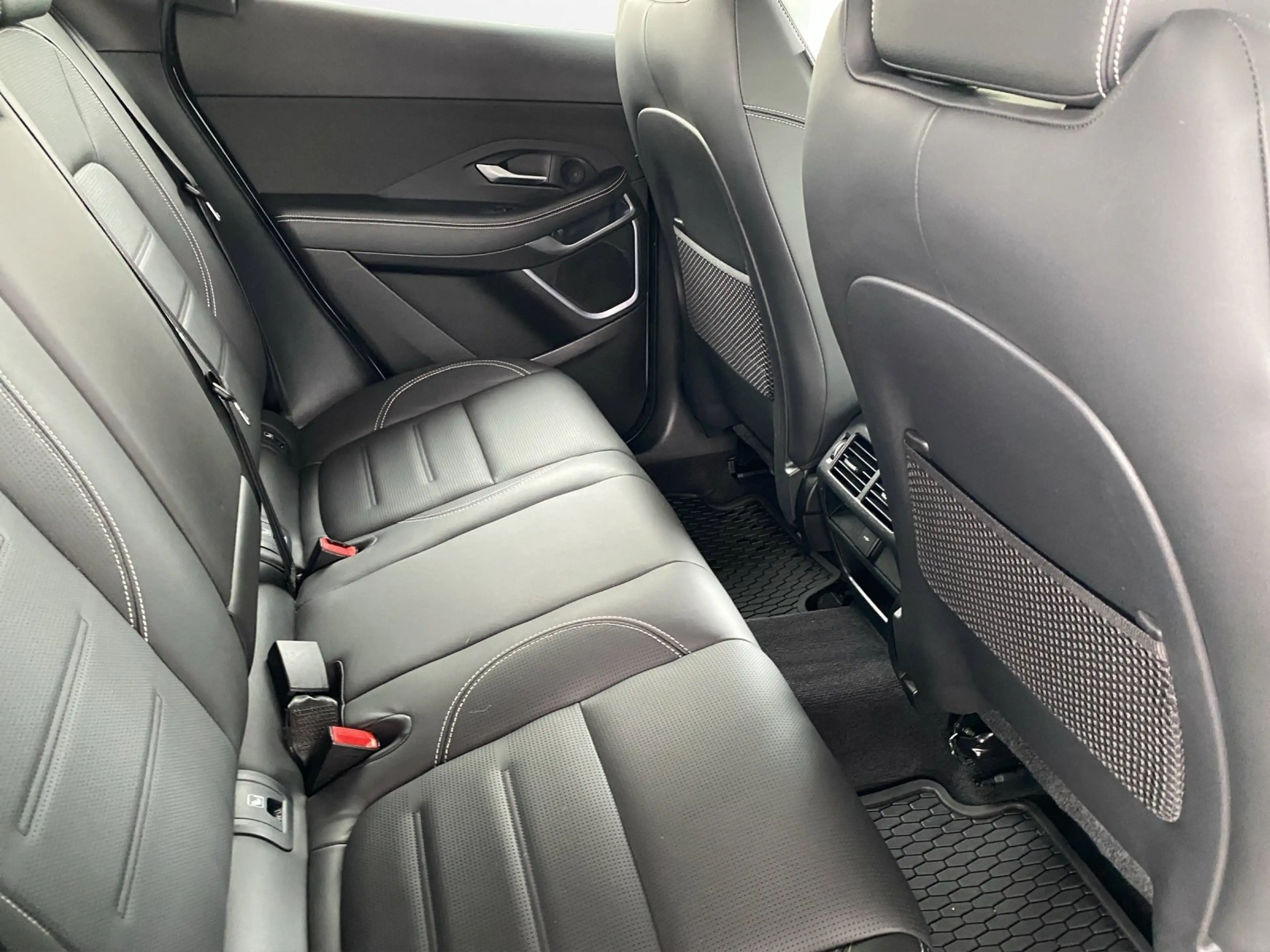 Jaguar E-Pace P300e R-Dynamic HSE ACC+AHK+LED+Navi+SHZ — photo 13