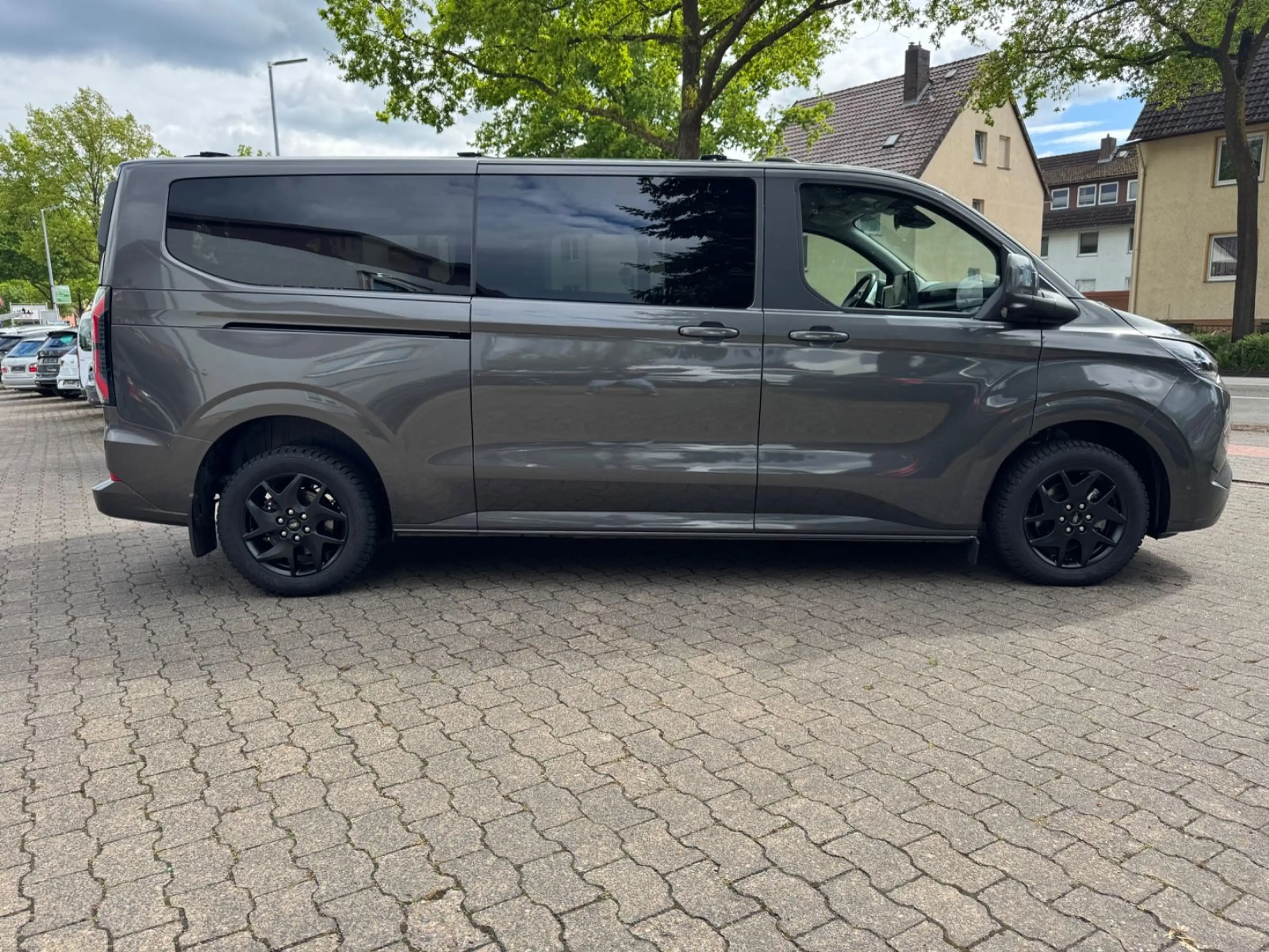 Ford Tourneo Custom Bus Plug-in Hybrid 340 L2 Tourneo — photo 4