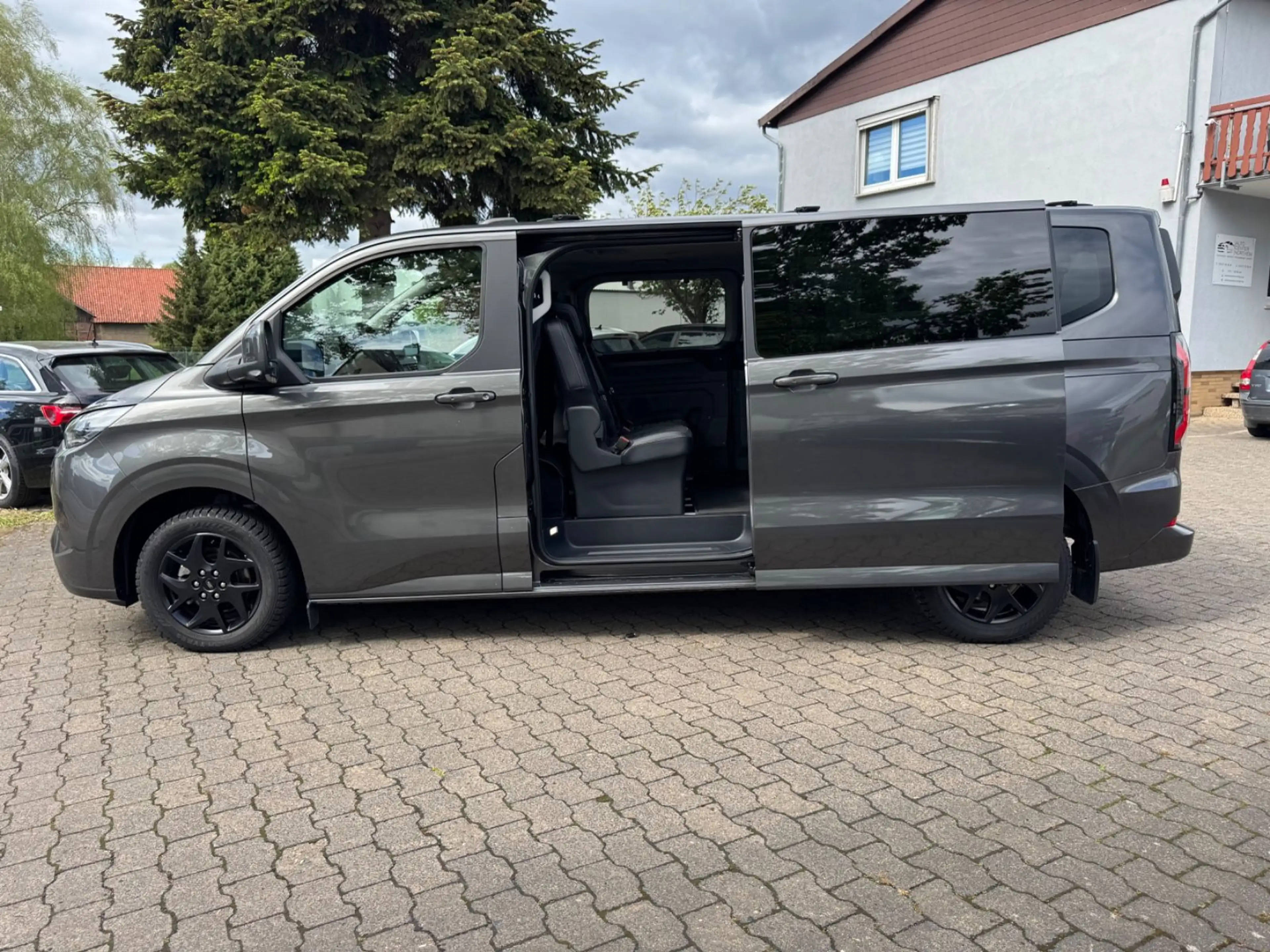 Ford Tourneo Custom Bus Plug-in Hybrid 340 L2 Tourneo — photo 20