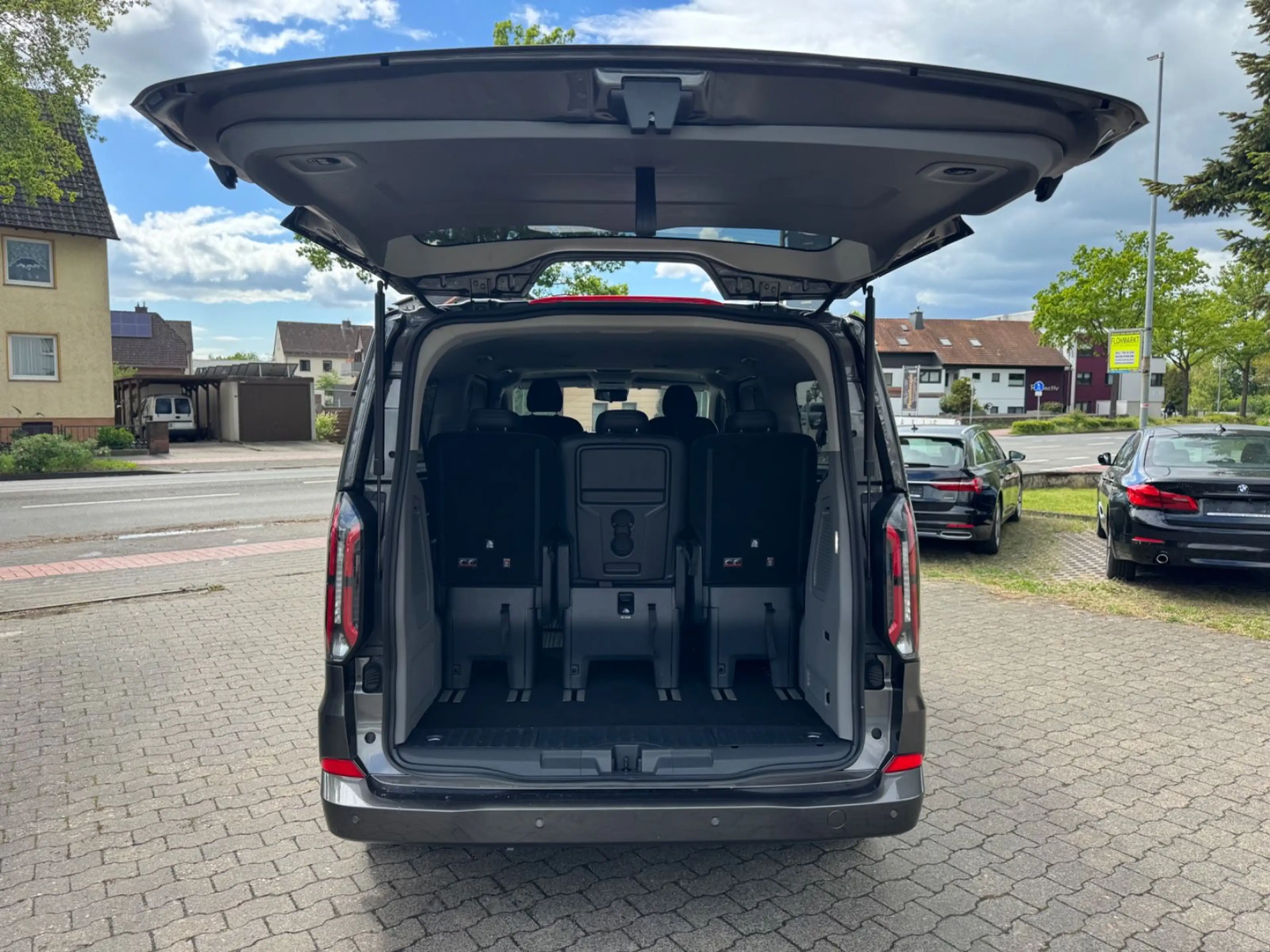 Ford Tourneo Custom Bus Plug-in Hybrid 340 L2 Tourneo — photo 7
