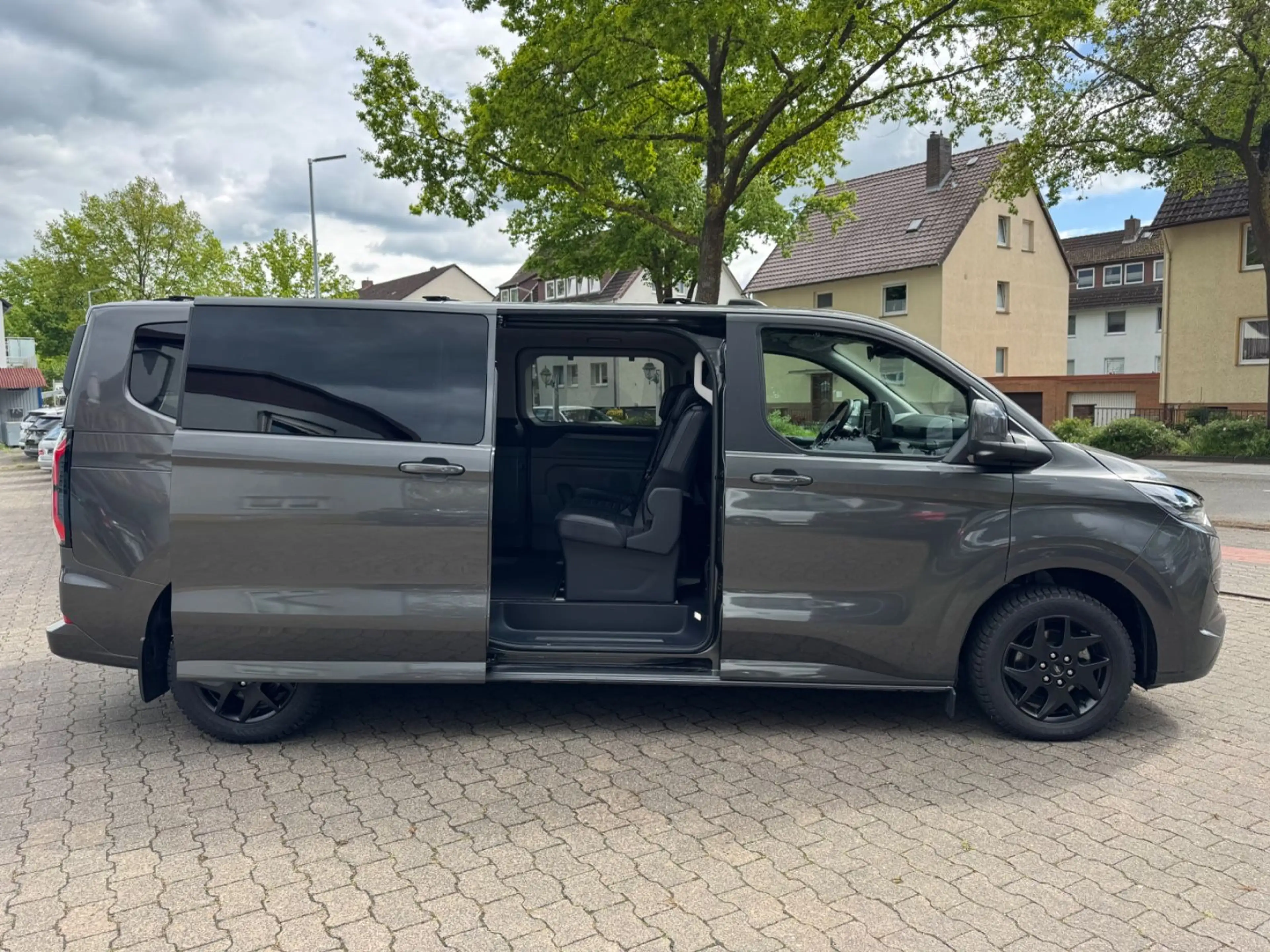 Ford Tourneo Custom Bus Plug-in Hybrid 340 L2 Tourneo — photo 22