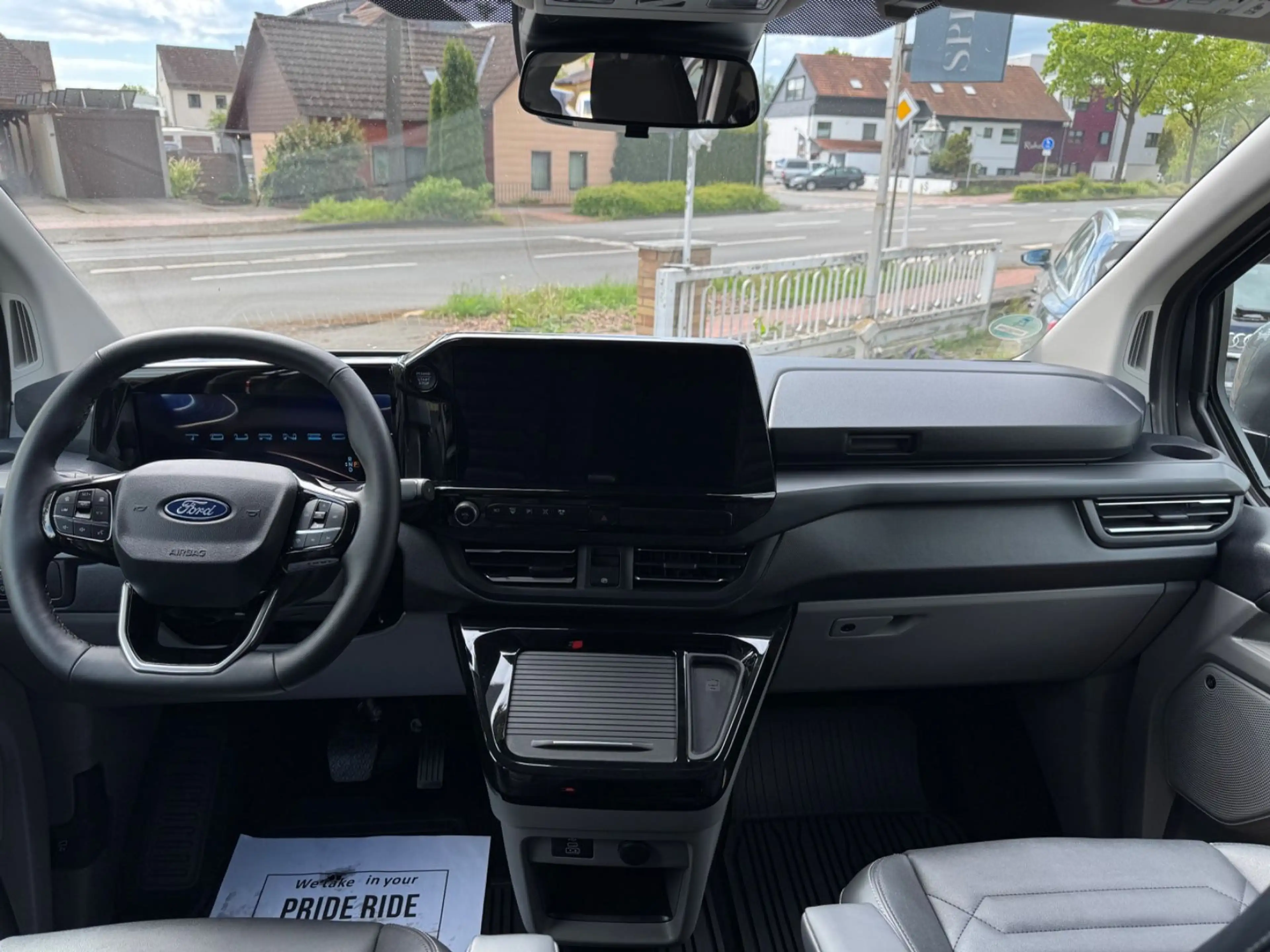 Ford Tourneo Custom Bus Plug-in Hybrid 340 L2 Tourneo — photo 19