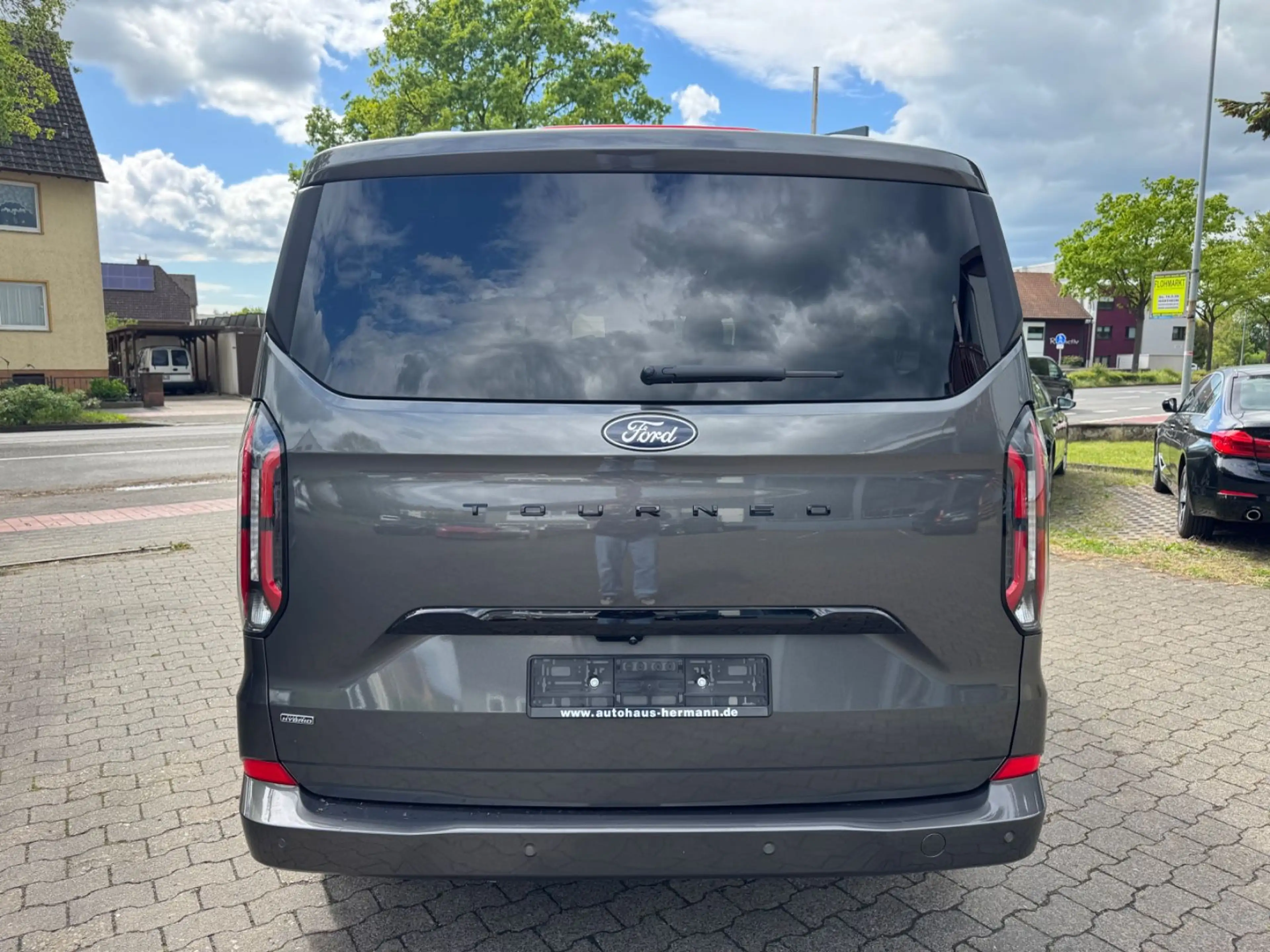 Ford Tourneo Custom Bus Plug-in Hybrid 340 L2 Tourneo — photo 6