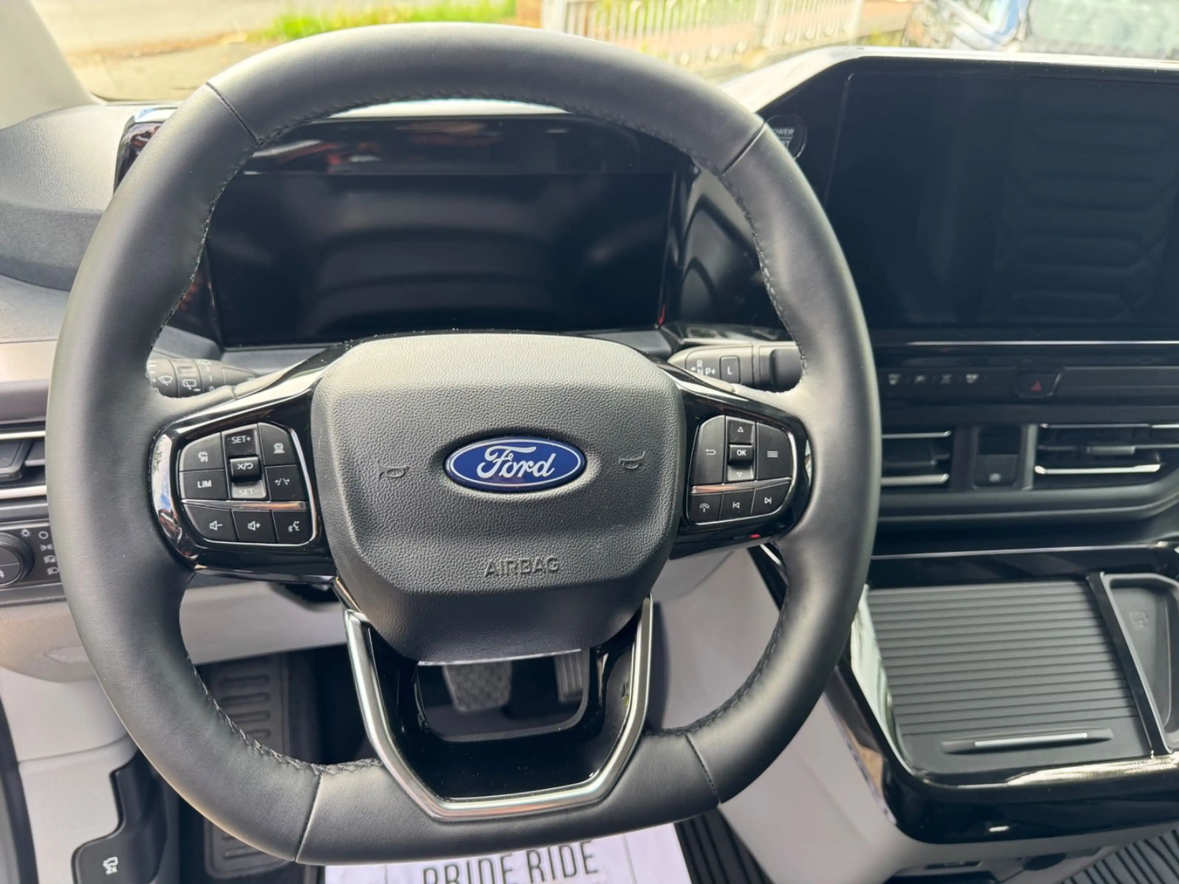 Ford Tourneo Custom Bus Plug-in Hybrid 340 L2 Tourneo — photo 16