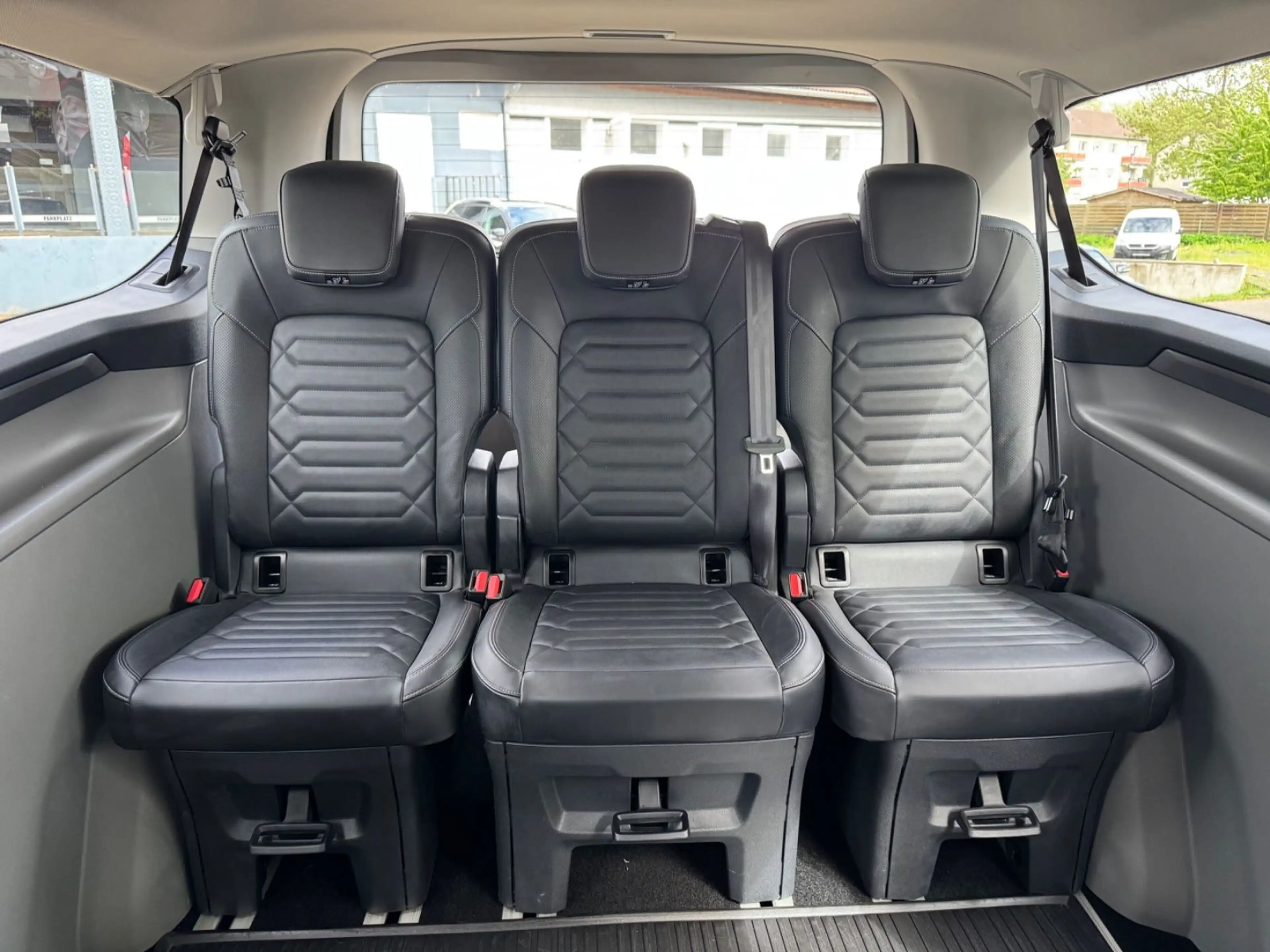 Ford Tourneo Custom Bus Plug-in Hybrid 340 L2 Tourneo — photo 13