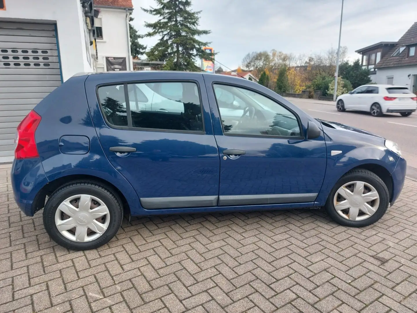 Dacia Sandero 1.2 16V Eco2*8FACH*1'Hand*KLIMA Bleu - 1