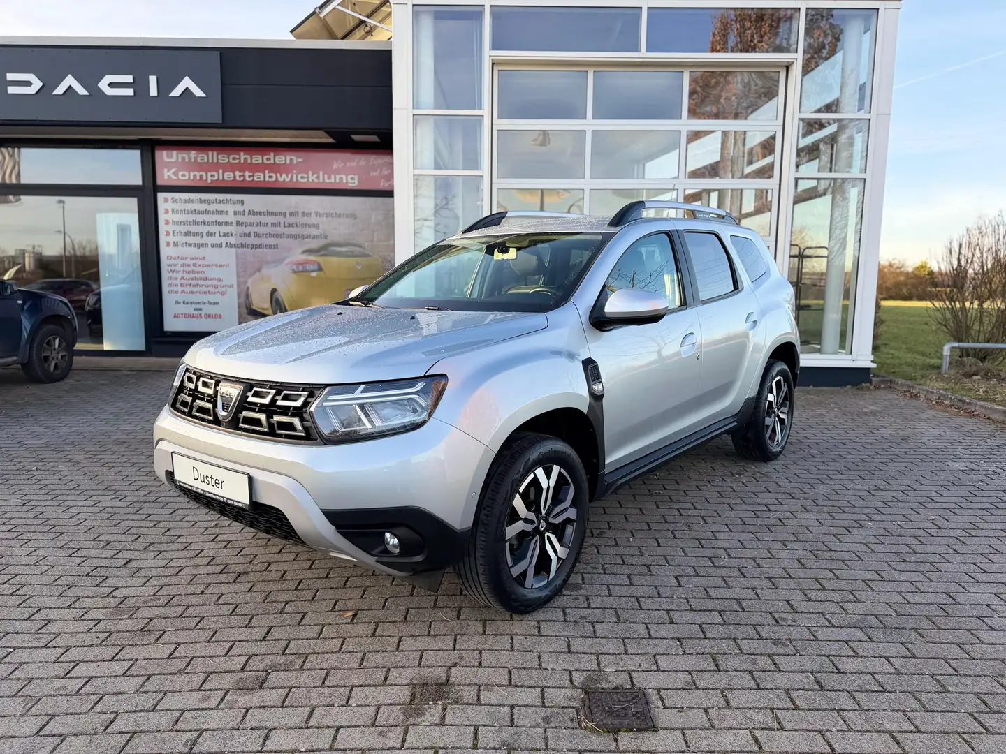 Dacia Duster Prestige Plus TCe 100 Eco-G 2WD Silber - 2