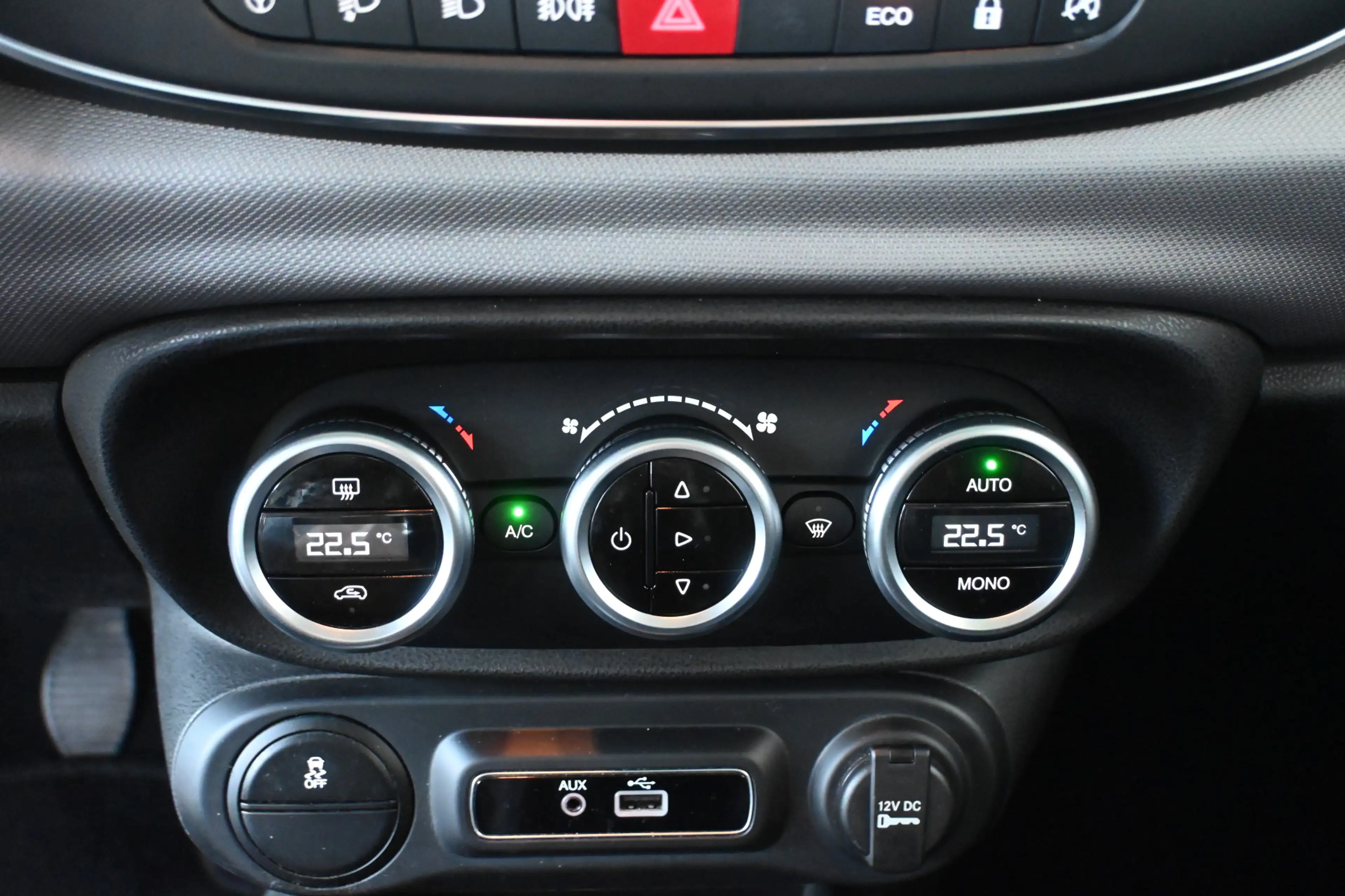 Fiat 500L 0.9 TwinAir Lounge Clima Panoramdak Cruise Control — photo 8