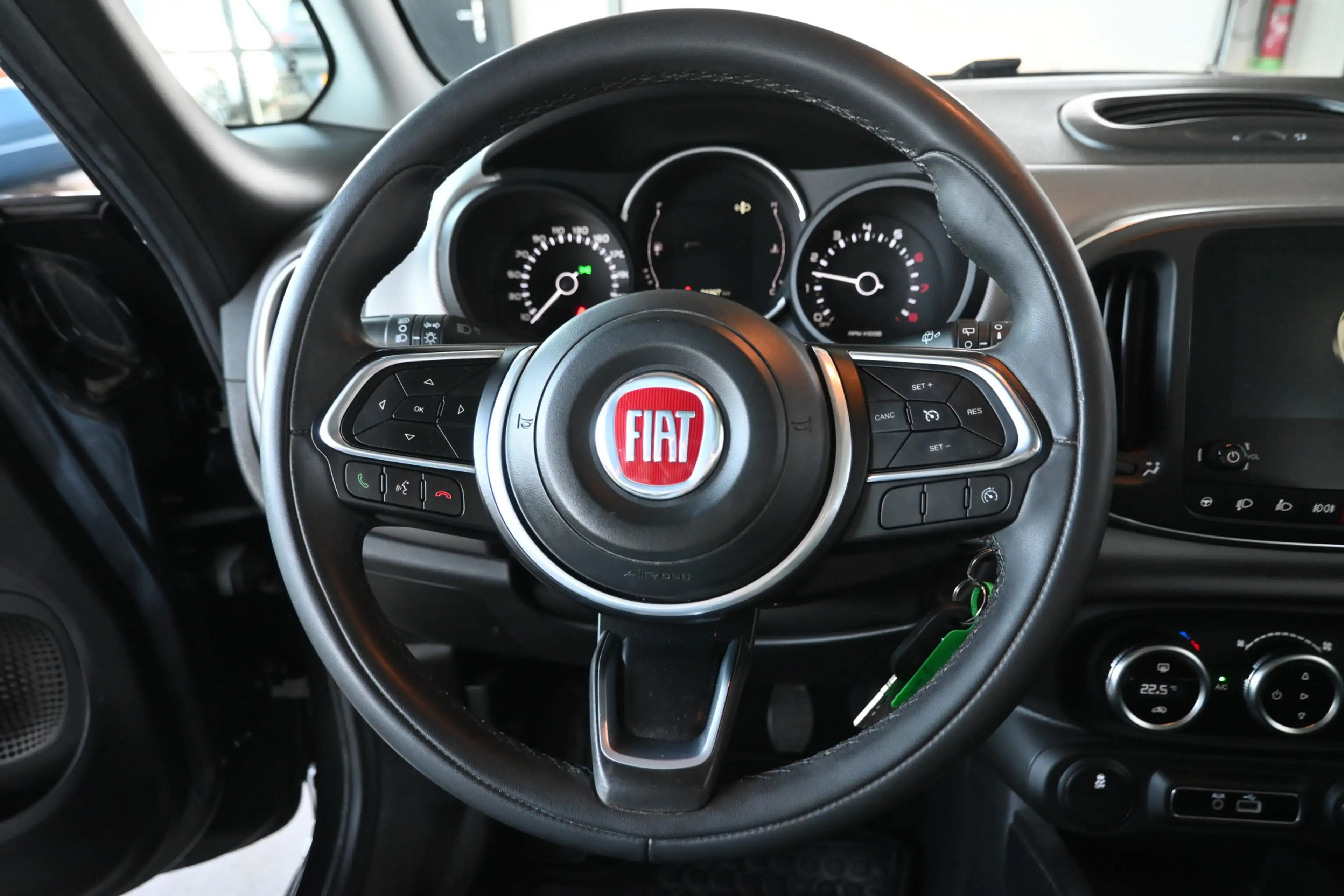 Fiat 500L 0.9 TwinAir Lounge Clima Panoramdak Cruise Control — photo 5