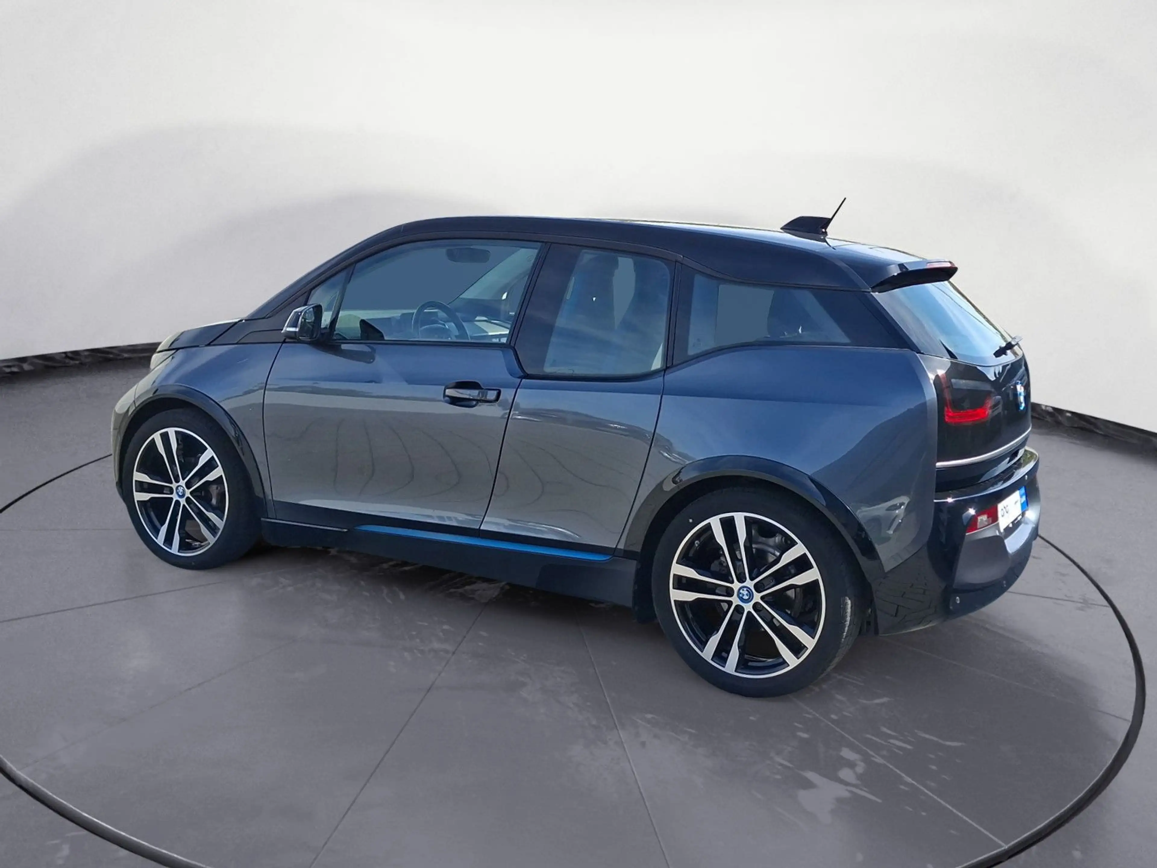 BMW i3 s (120 Ah), *Kamera*NaviRTTI*LED*PDC*SHZ*DAB* — photo 6