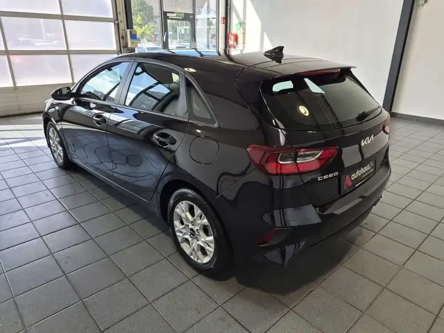 Kia Ceed view 4