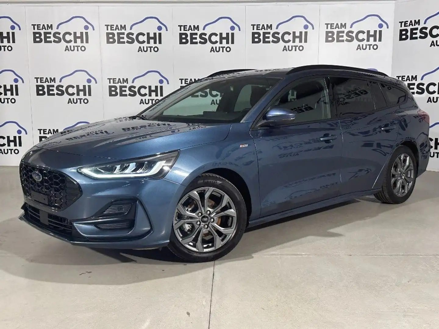 Ford Focus 1.0 EcoBoost Hybrid 125 CV SW ST-Line Bleu - 1