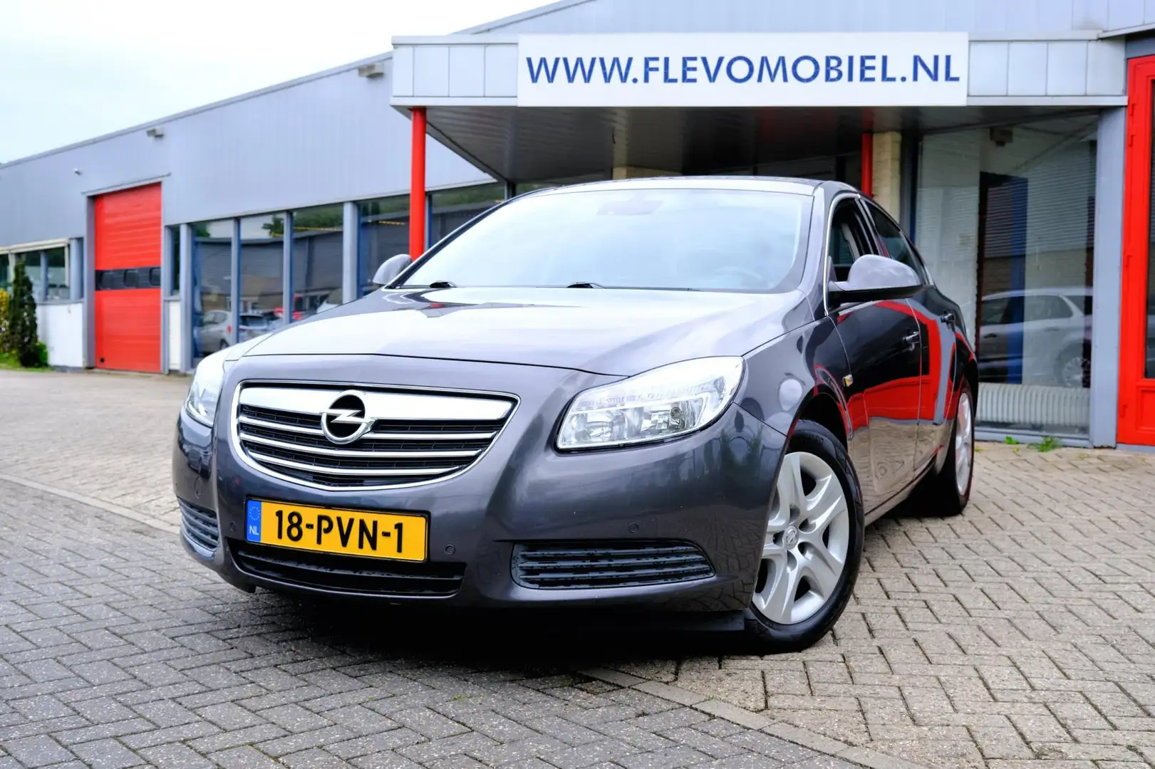 Opel Insignia 1.8 140pk Edition Navi|Clima|PDC Grijs - 1