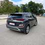 Hyundai KONA 1.6CRDi Mild-HybrPrim-SHZ-NAVI-Schiebed-AHK Gris - thumbnail 3
