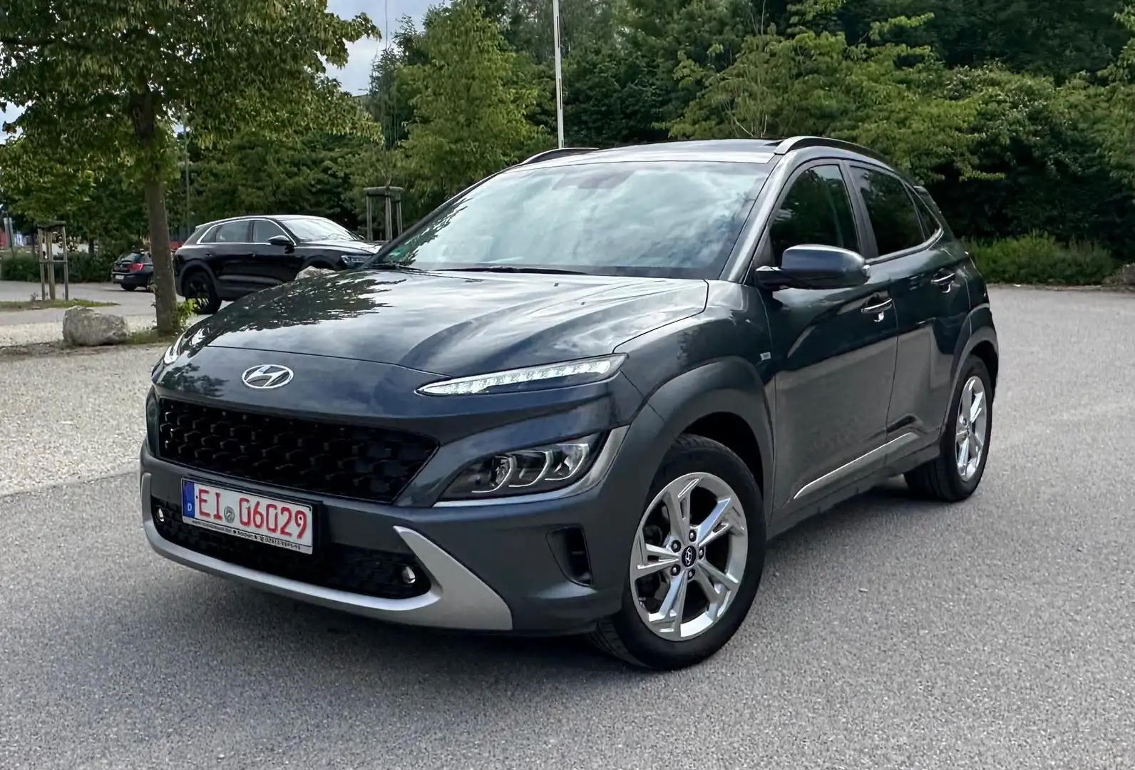 Hyundai KONA 1.6CRDi Mild-HybrPrim-SHZ-NAVI-Schiebed-AHK Gris - 2