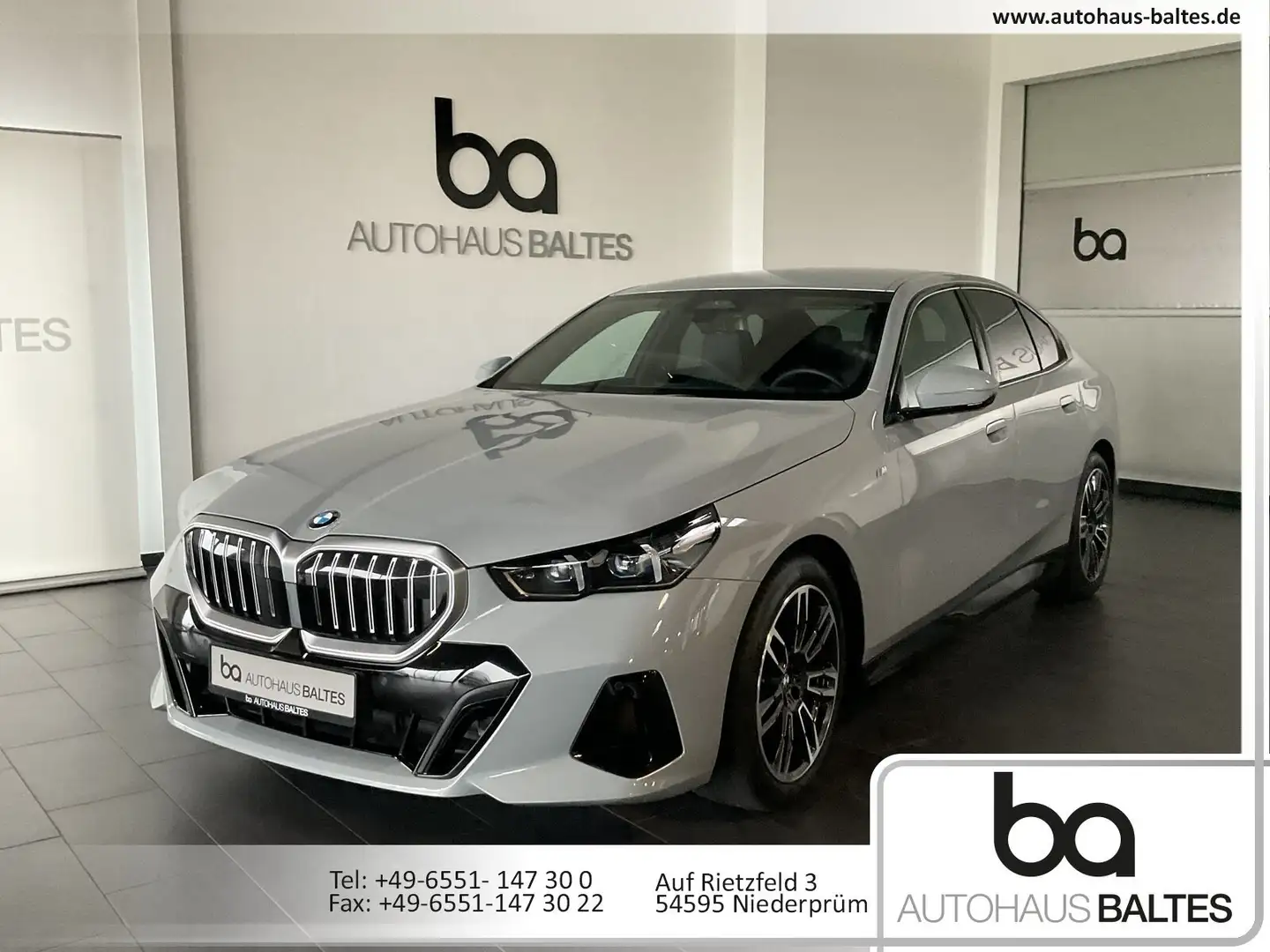 BMW 520 520d xDrive M Sport Inno/DrivPl/Comfort/Iconic/HK Grau - 1