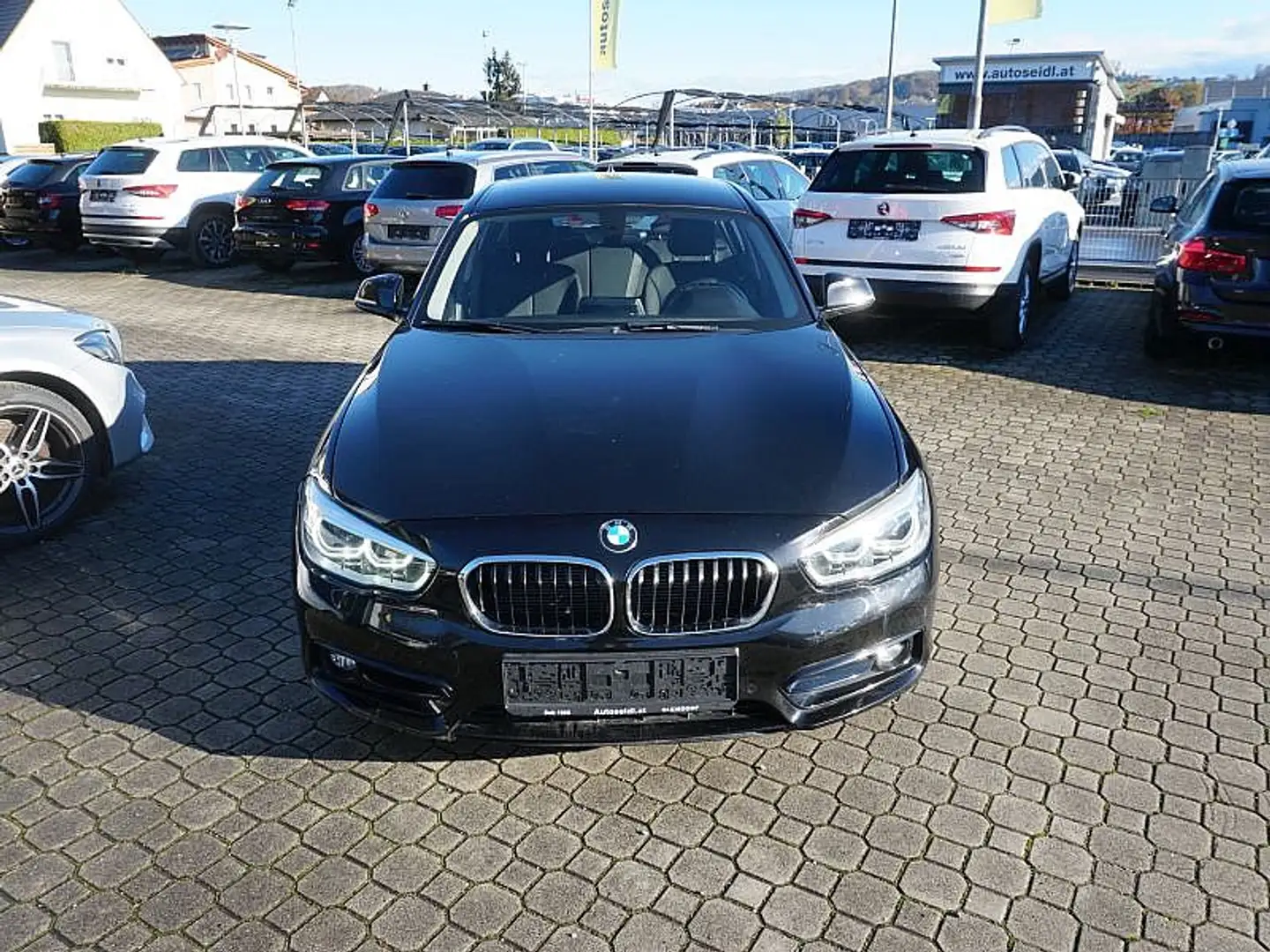 BMW 114 114d Sport Line *LED+NAVI* Negro - 2