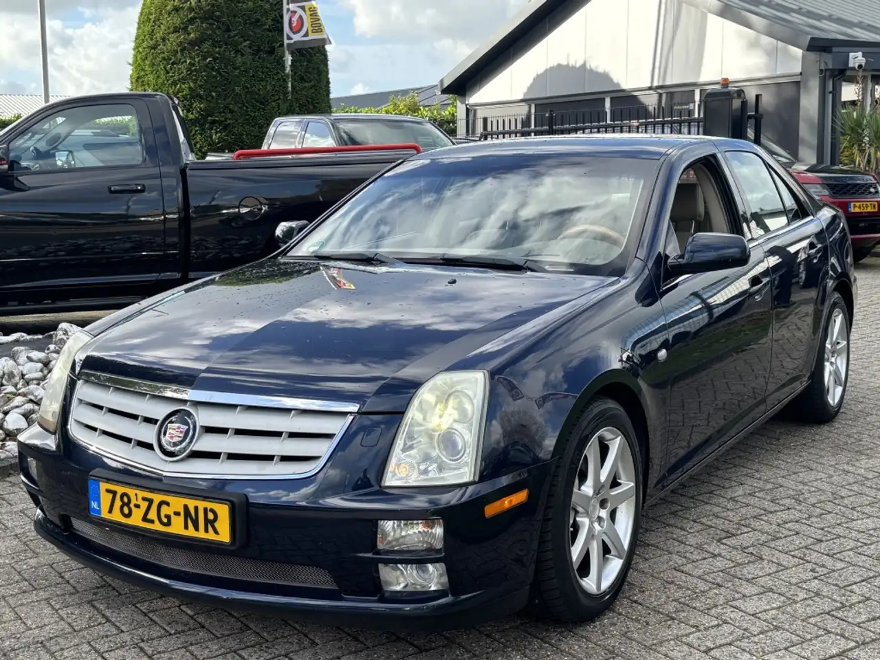 Cadillac STS