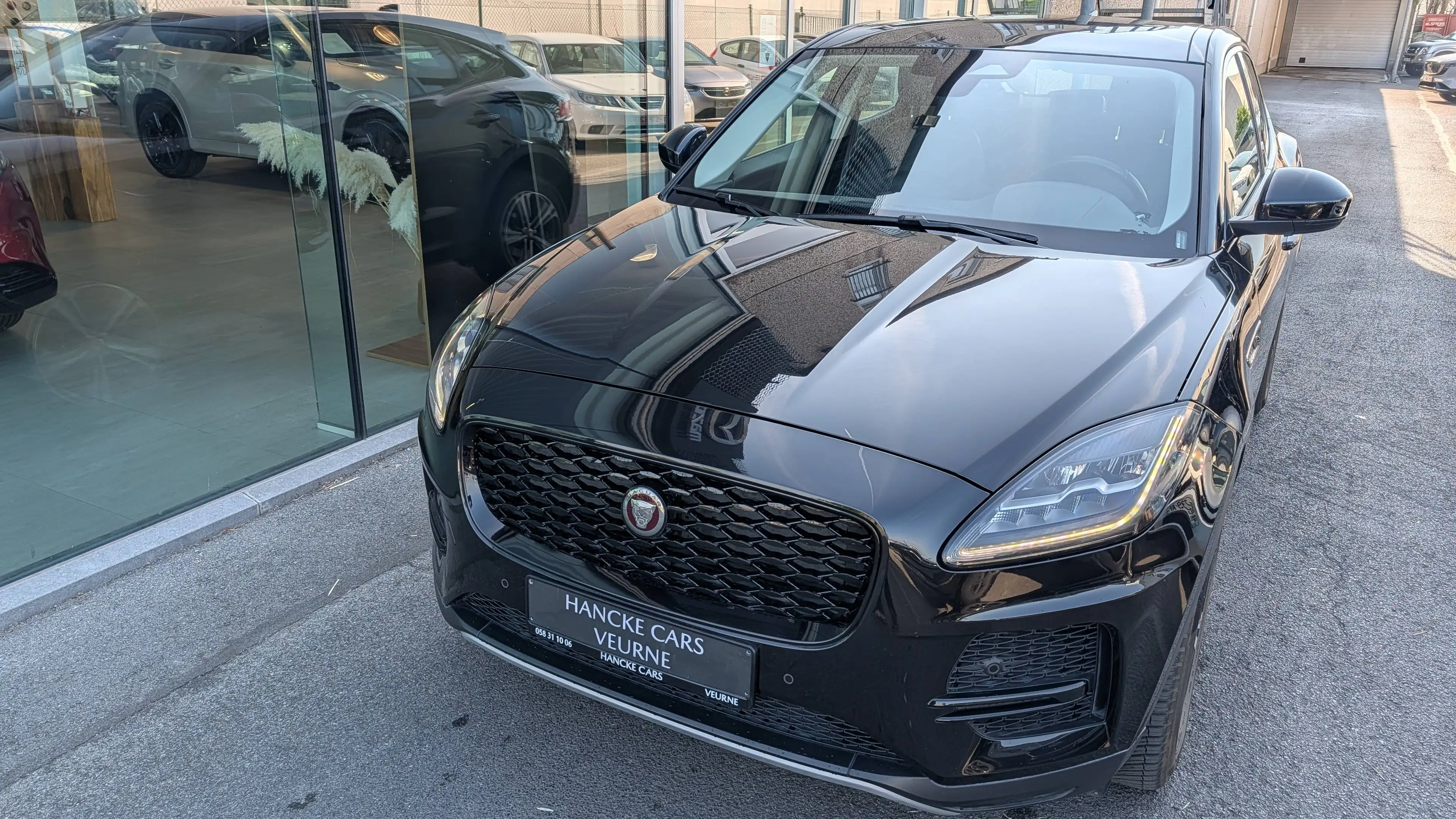 Jaguar E-Pace E-Pace AWD R-Dynamic Black Pack - Camera — photo 4