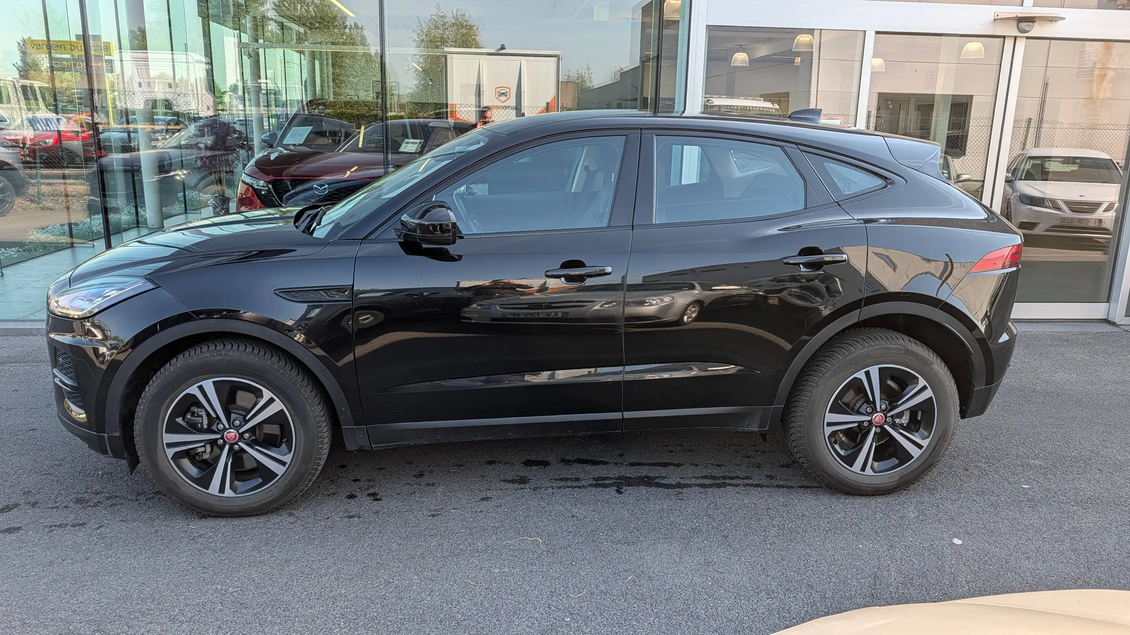 Jaguar E-Pace E-Pace AWD R-Dynamic Black Pack - Camera — photo 2