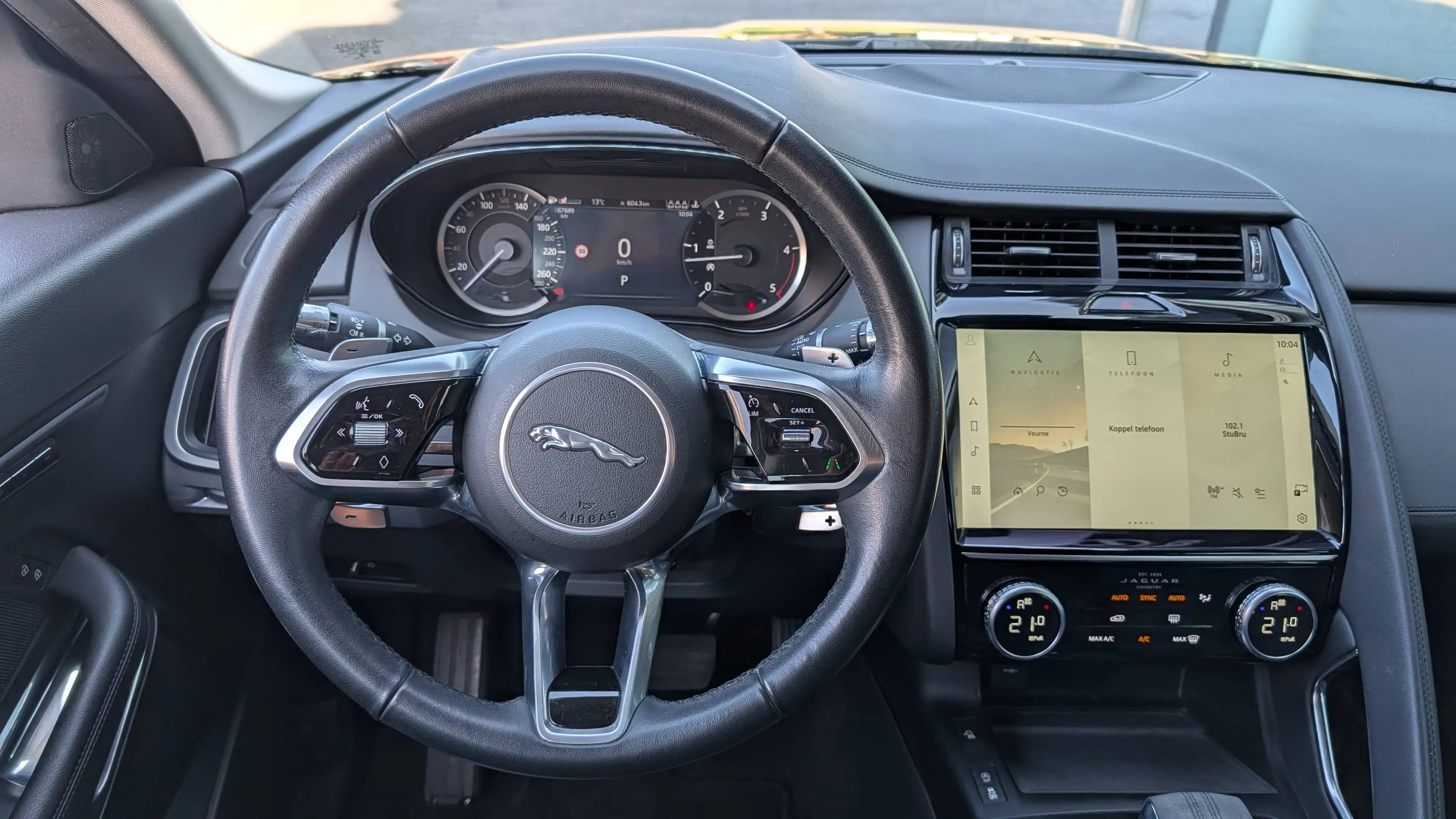 Jaguar E-Pace E-Pace AWD R-Dynamic Black Pack - Camera — photo 11