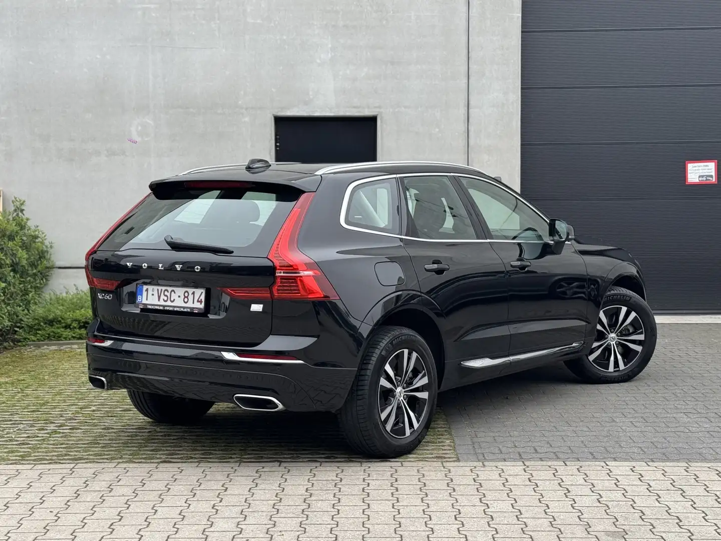 Volvo XC60 XC60 T6 AWD Recharge | Pano | Carplay | Camera Zwart - 2