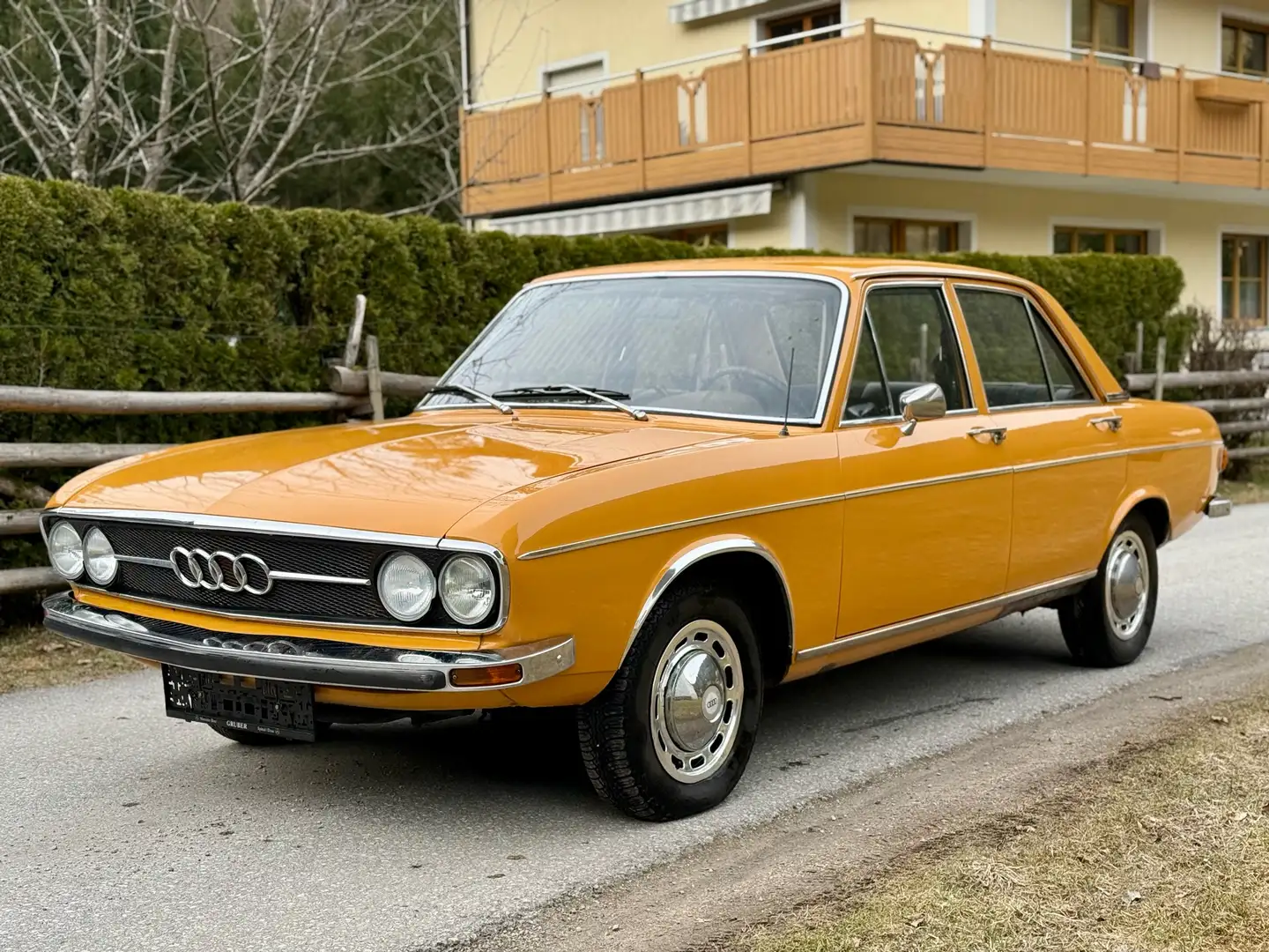 Audi 100 C1 Lim. Limousine Portocaliu - 1