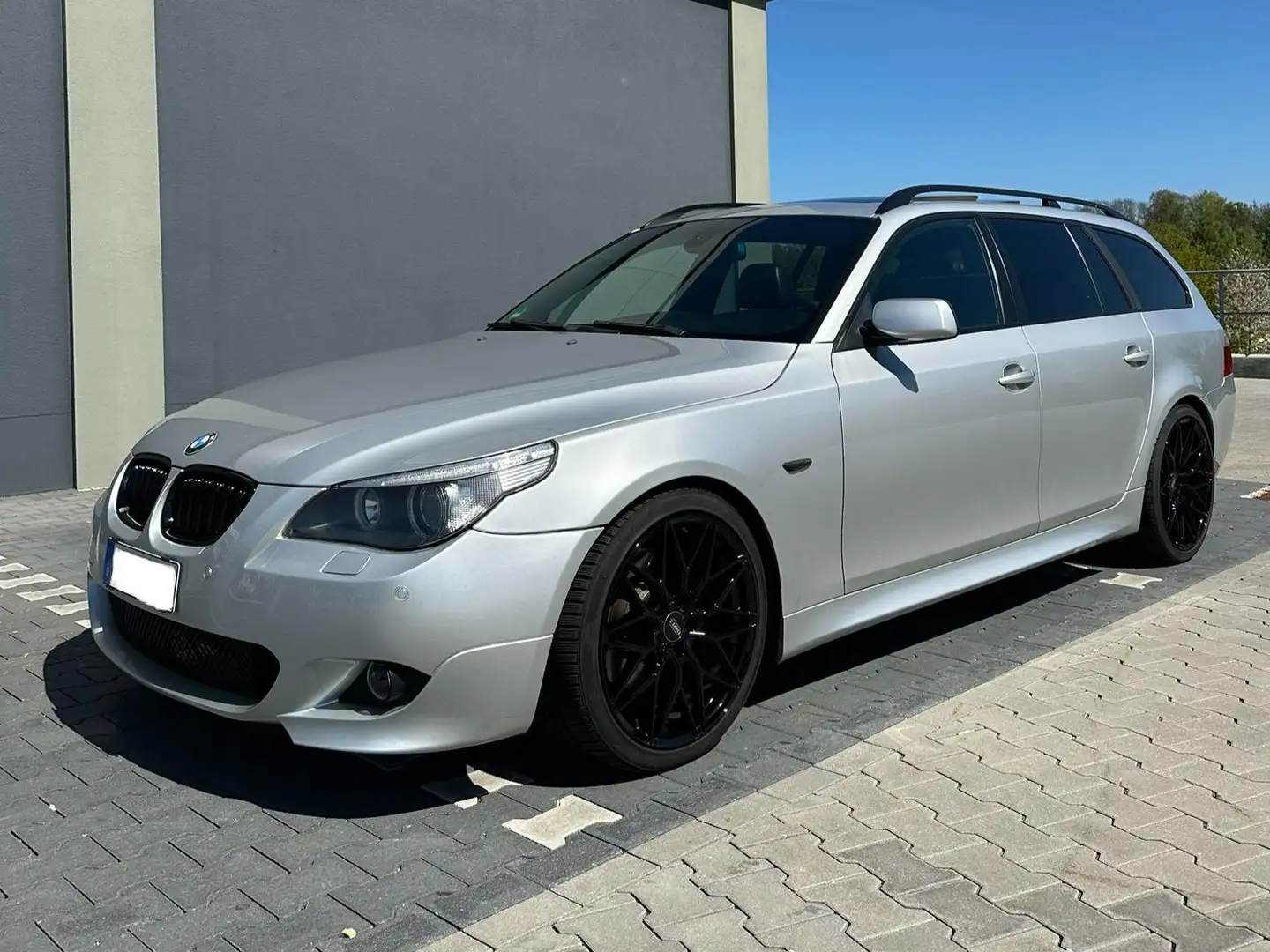 BMW 530 BMW E61 530D M-Paket KW Variante 2 / Stage 1 Silber - 2