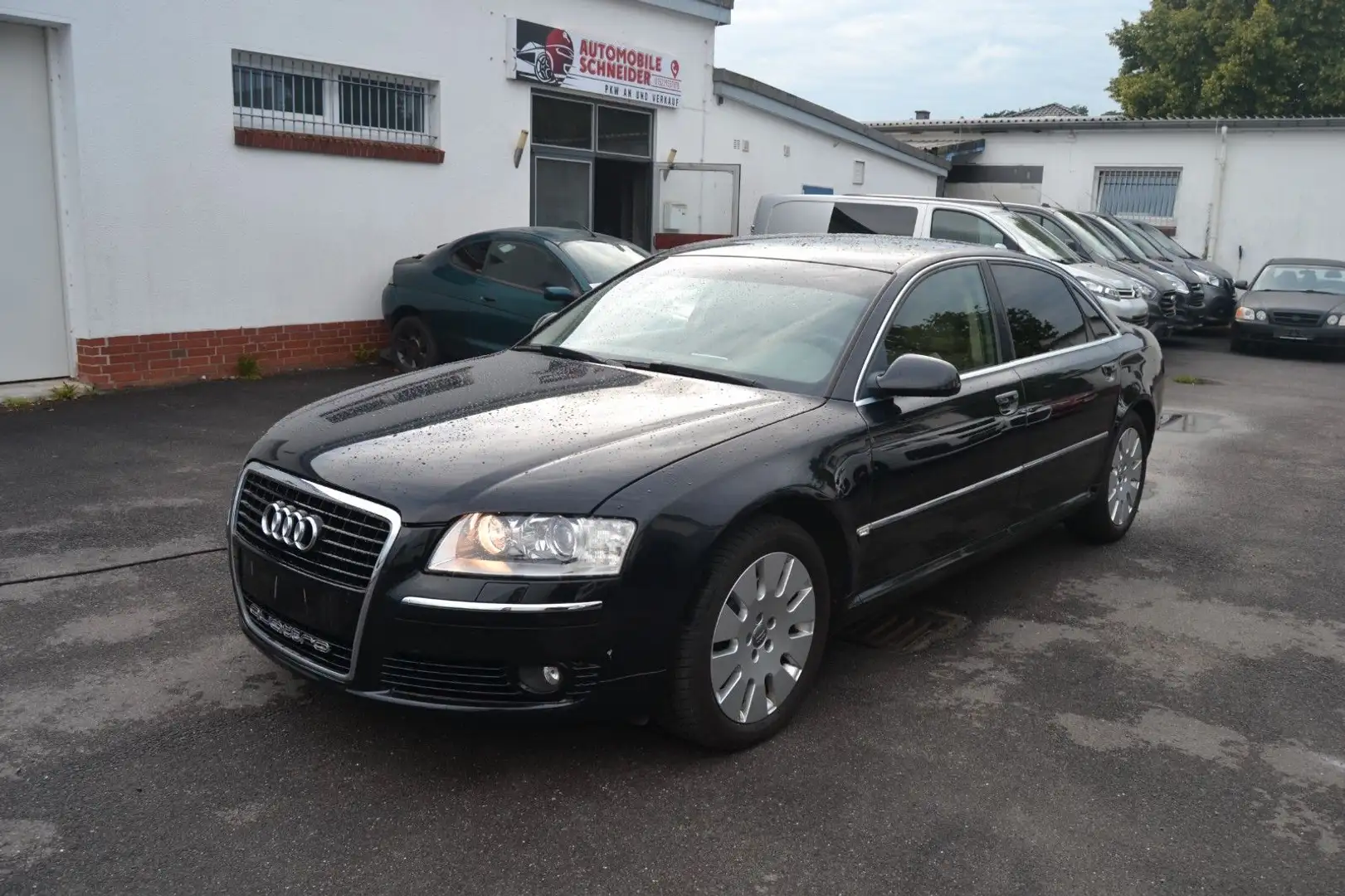 Audi A8 4.2 quattro Lang Schwarz - 2
