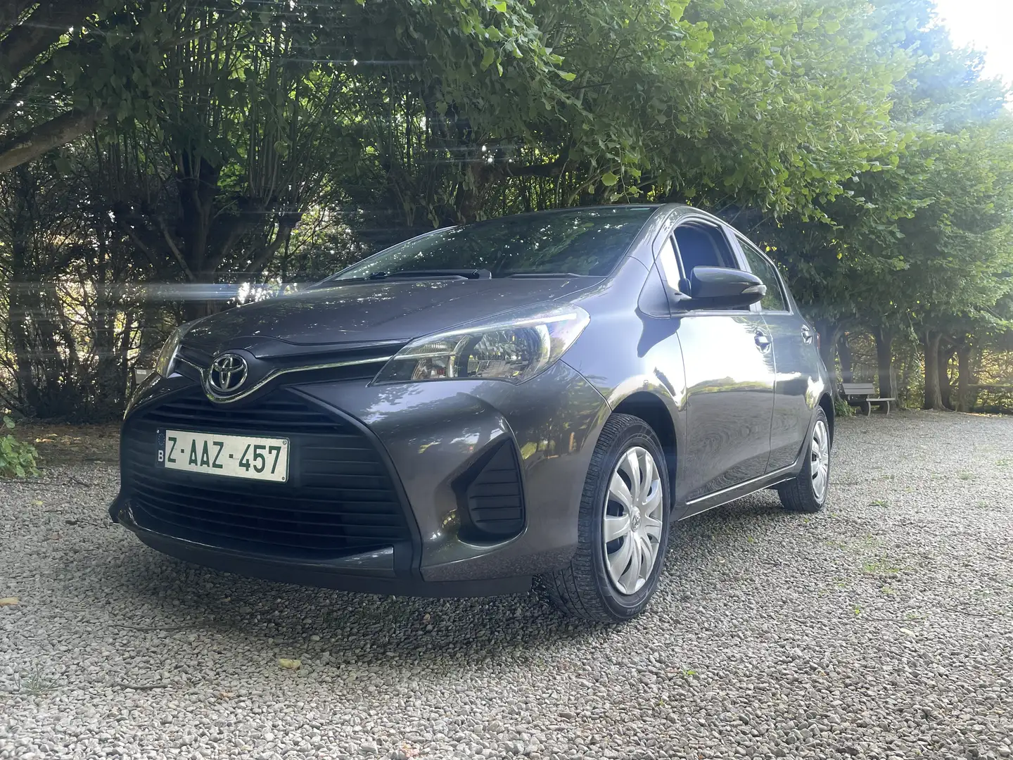 Toyota Yaris 1.0i VVT-i Comfort Gris - 1